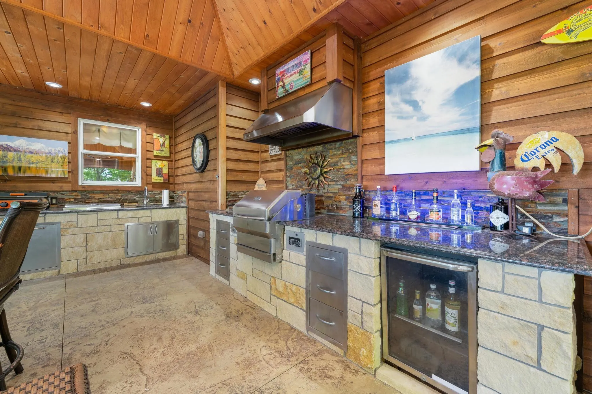 Winfield, Kansas 67156, United States, 4 Bedrooms Bedrooms, ,3 BathroomsBathrooms,Residential,Pending,144186