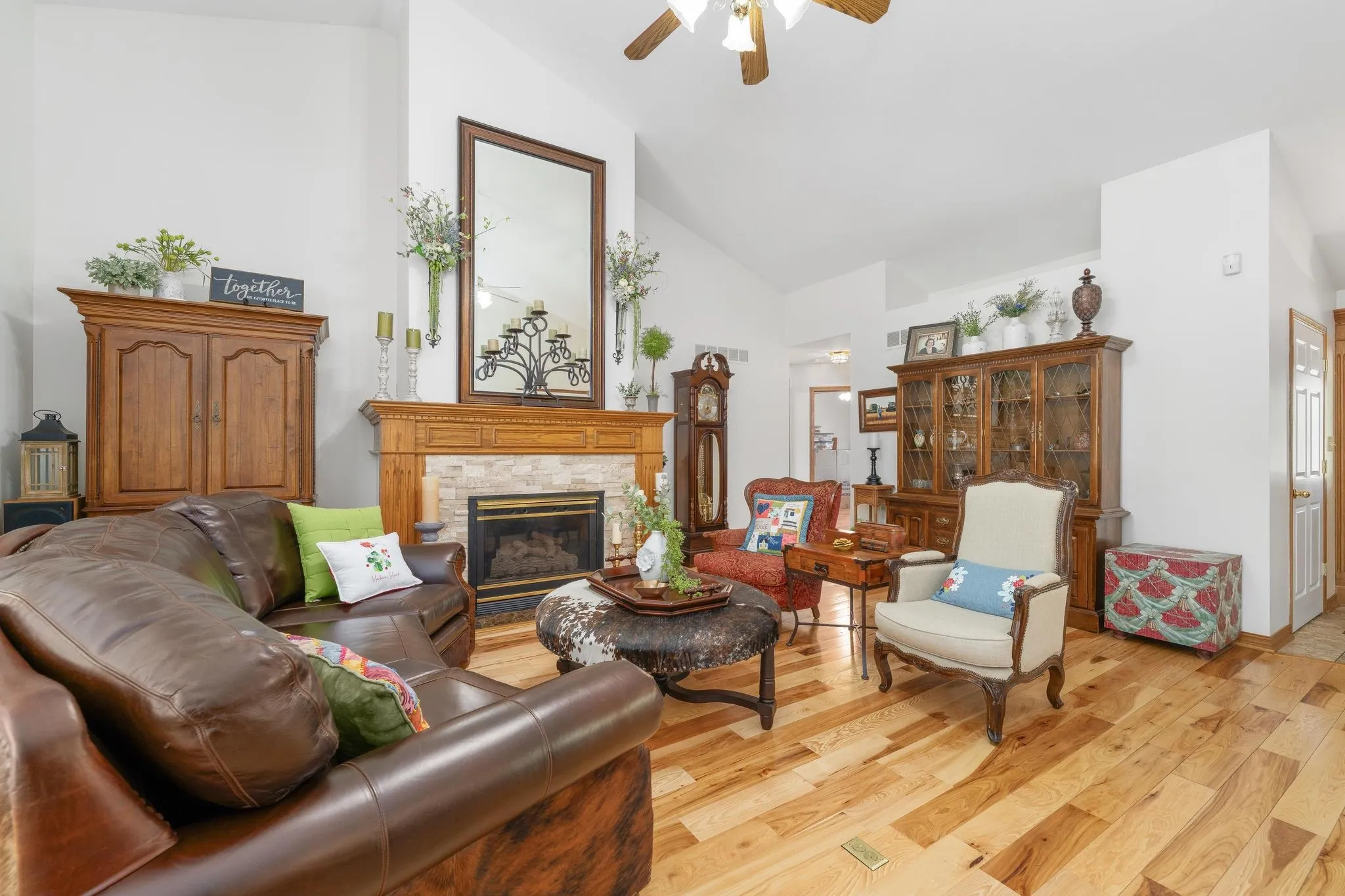 Winfield, Kansas 67156, United States, 4 Bedrooms Bedrooms, ,3 BathroomsBathrooms,Residential,Pending,144186