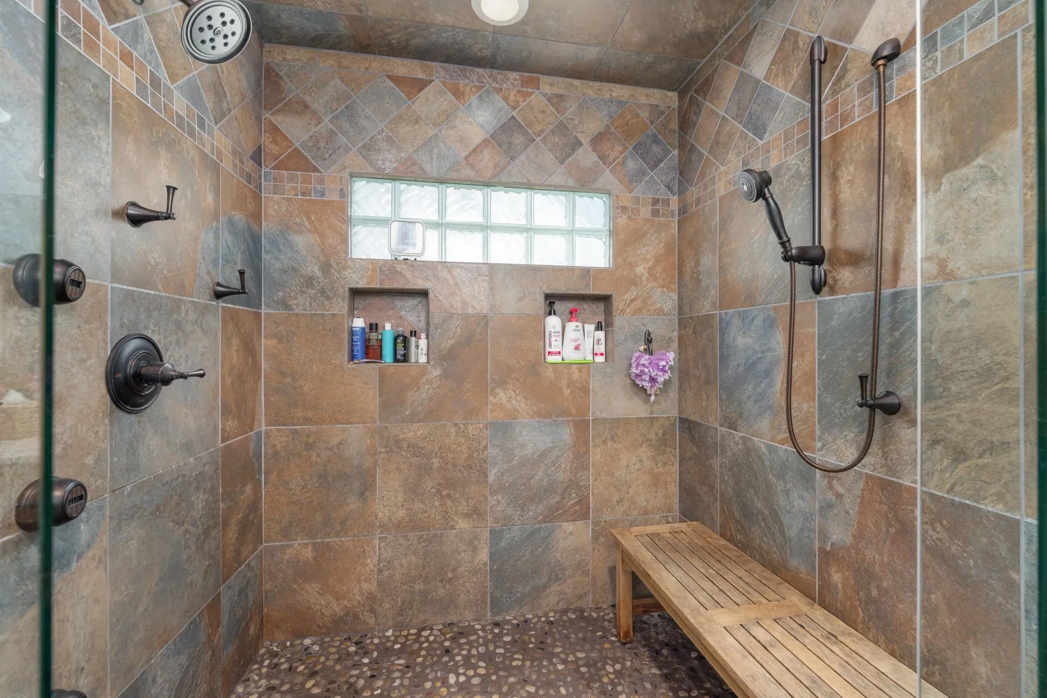 Winfield, Kansas 67156, United States, 4 Bedrooms Bedrooms, ,3 BathroomsBathrooms,Residential,Pending,144186