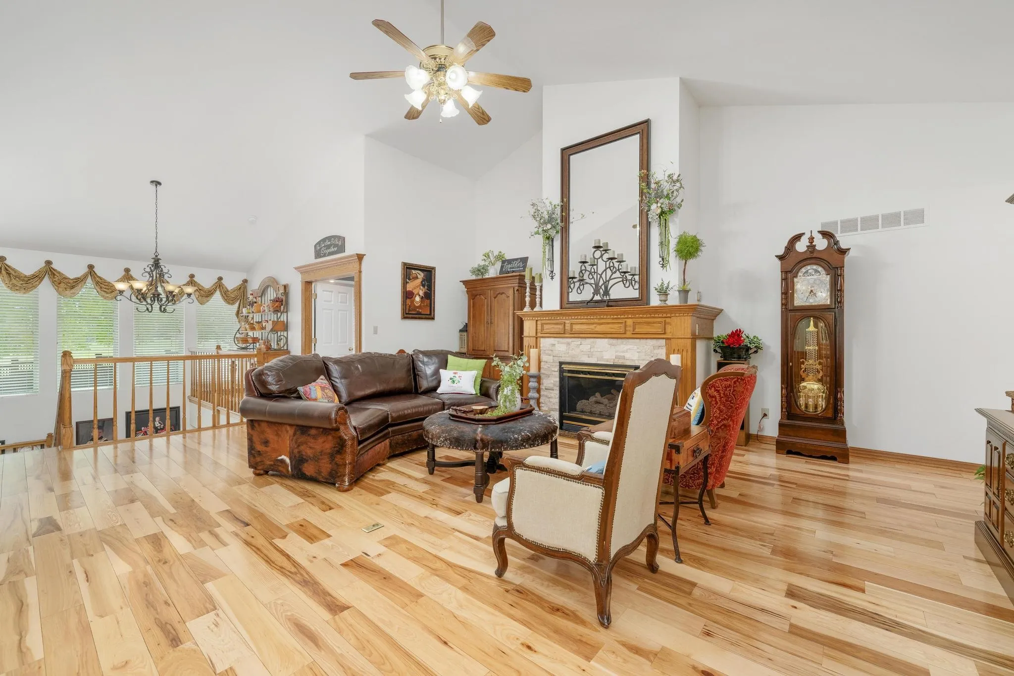 Winfield, Kansas 67156, United States, 4 Bedrooms Bedrooms, ,3 BathroomsBathrooms,Residential,Pending,144186