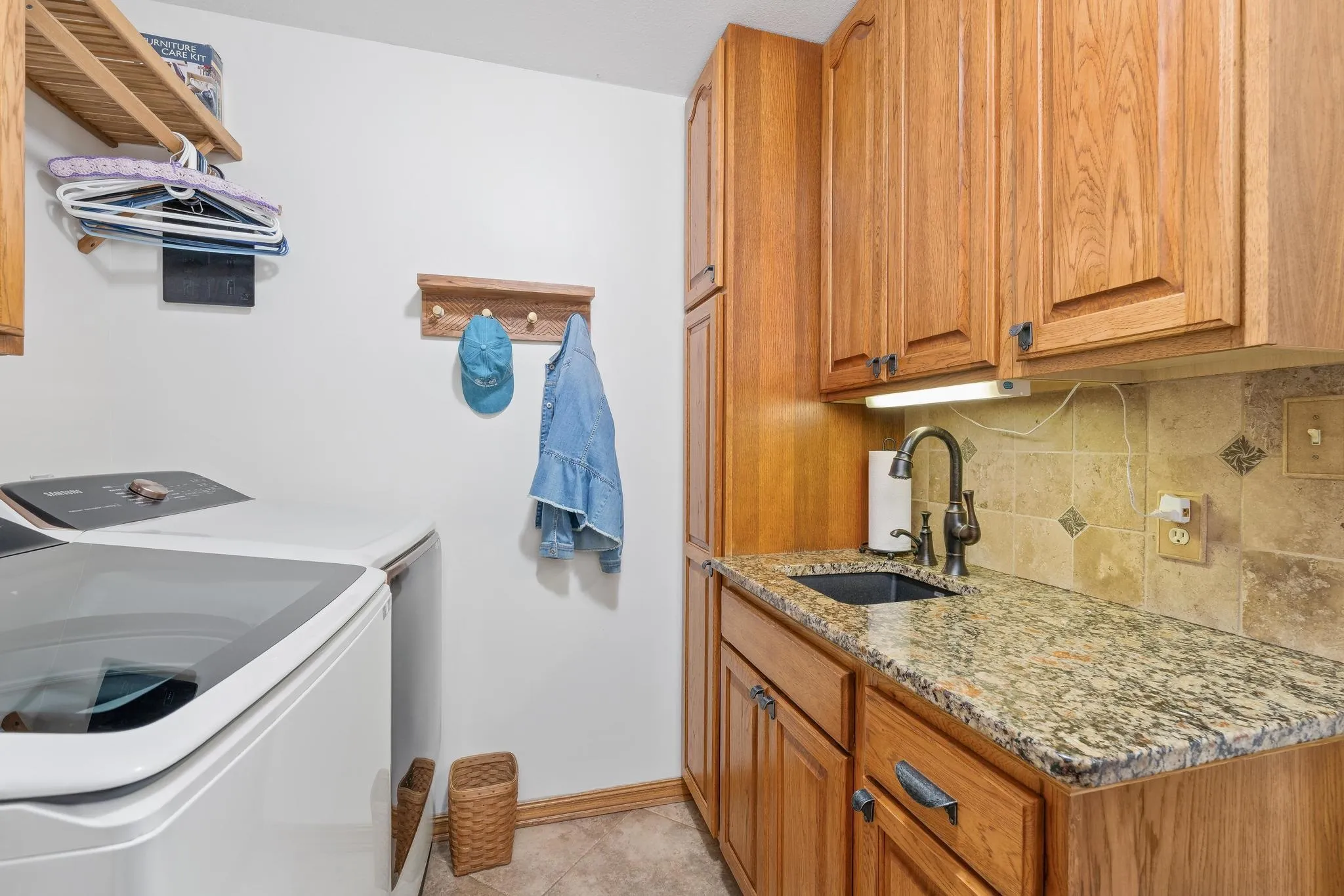 Winfield, Kansas 67156, United States, 4 Bedrooms Bedrooms, ,3 BathroomsBathrooms,Residential,Pending,144186