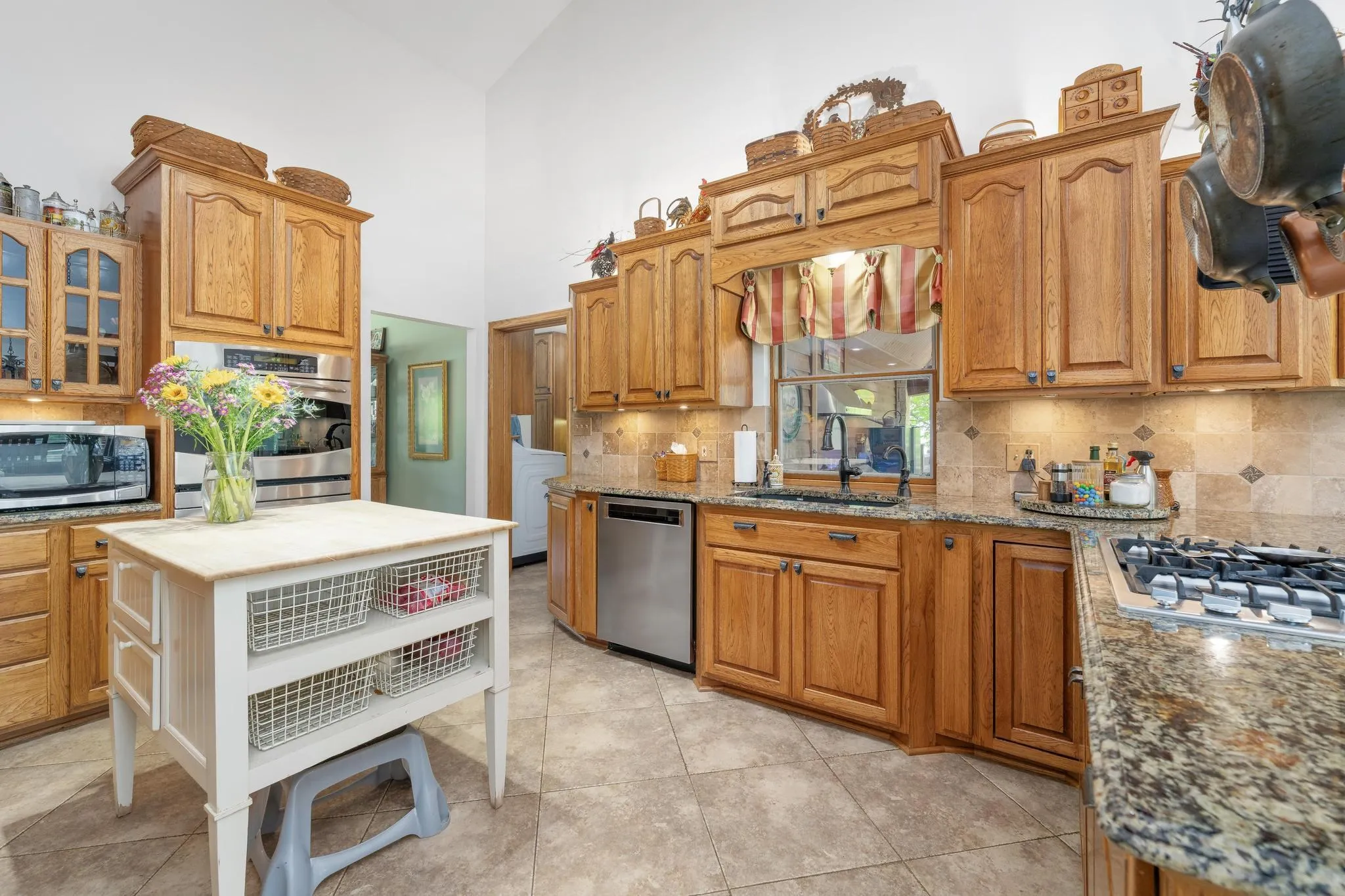 Winfield, Kansas 67156, United States, 4 Bedrooms Bedrooms, ,3 BathroomsBathrooms,Residential,Pending,144186