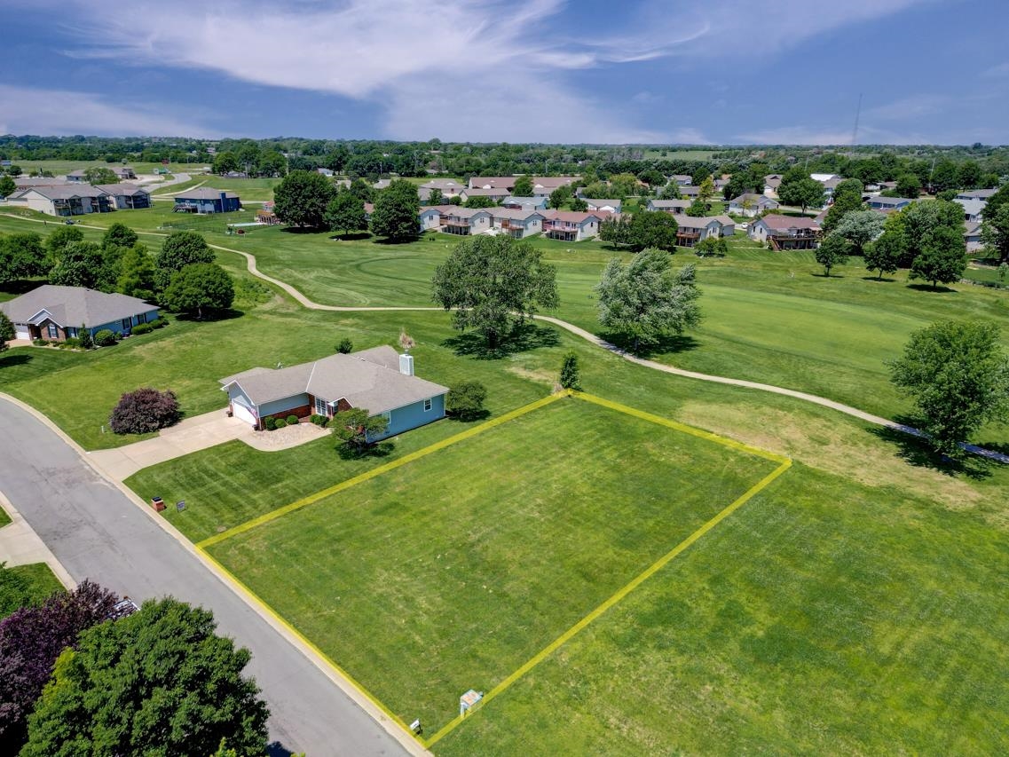616 Quail Nest Rd, Winfield, Kansas image 3