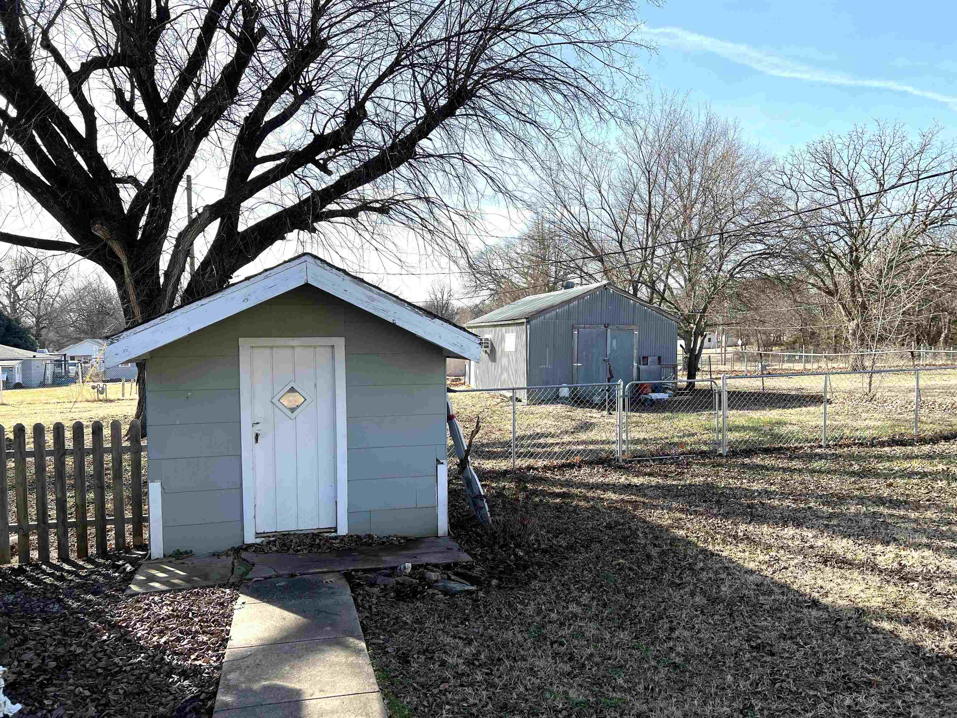 238 W 11th St, Florence, Kansas image 7