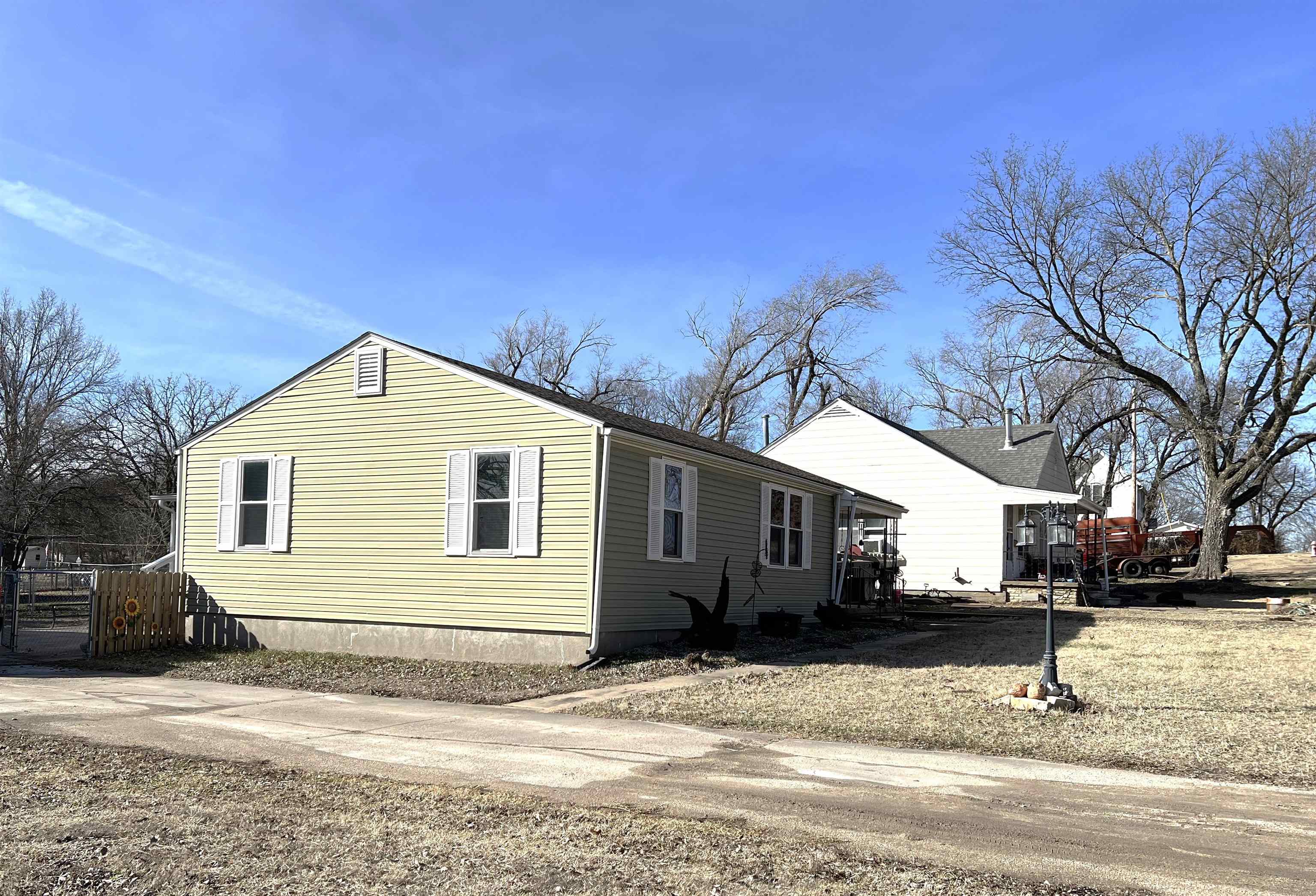 238 W 11th St, Florence, Kansas image 6