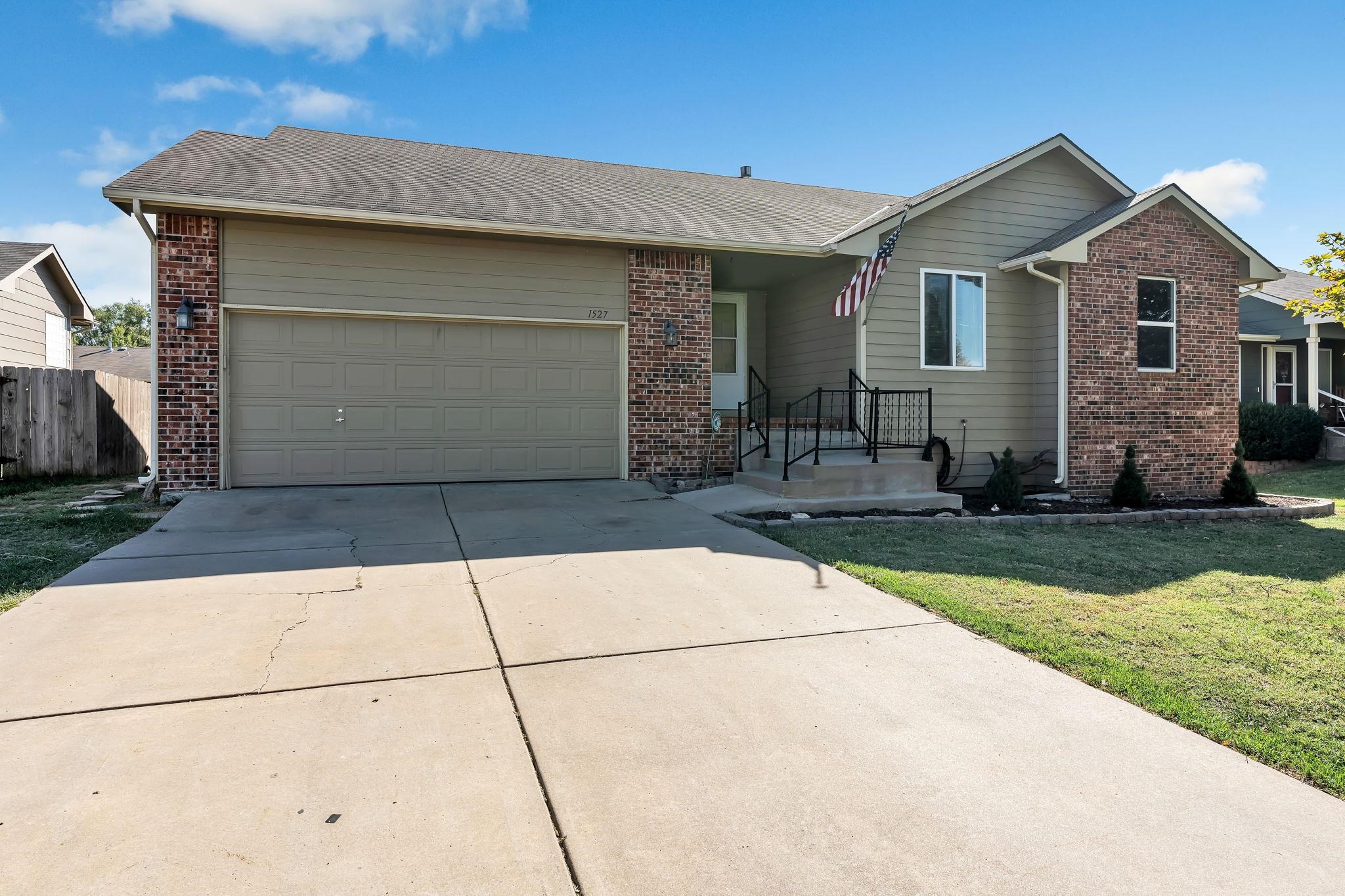 1527 E Cedar Tree St, Park City, Kansas image 3