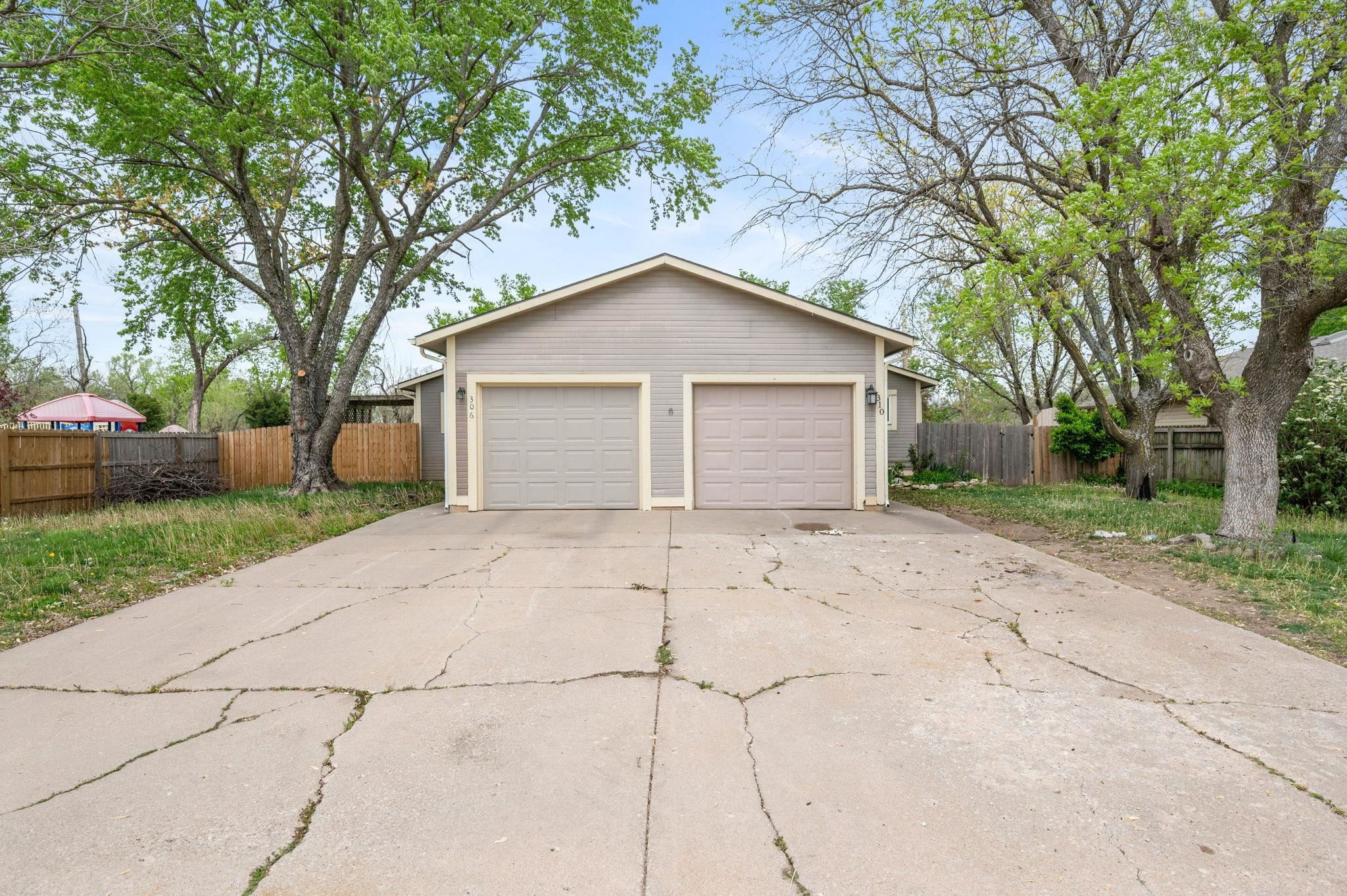310 E Deer Creek Dr, Rose Hill, Kansas image 2