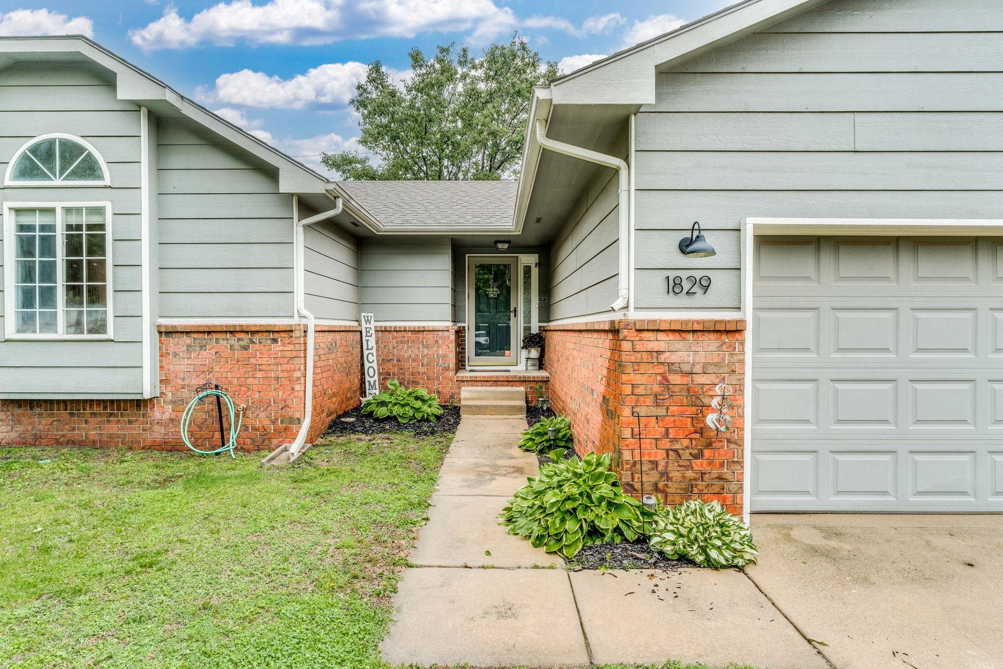 1829 N Pine Grove St, Wichita, Kansas image 2