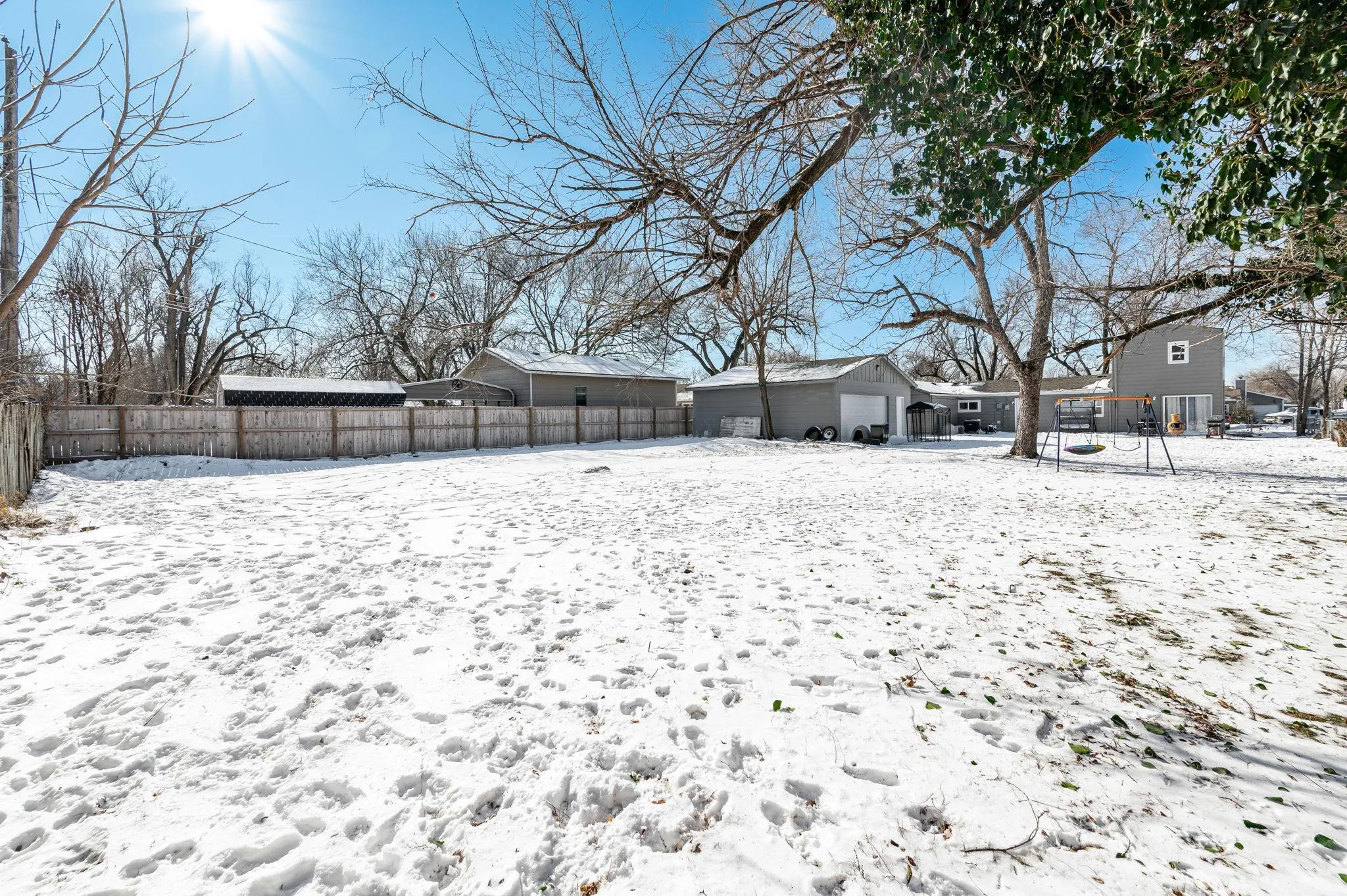 Wichita, Kansas 67212, United States, 5 Bedrooms Bedrooms, ,2 BathroomsBathrooms,Residential,Pending,18983