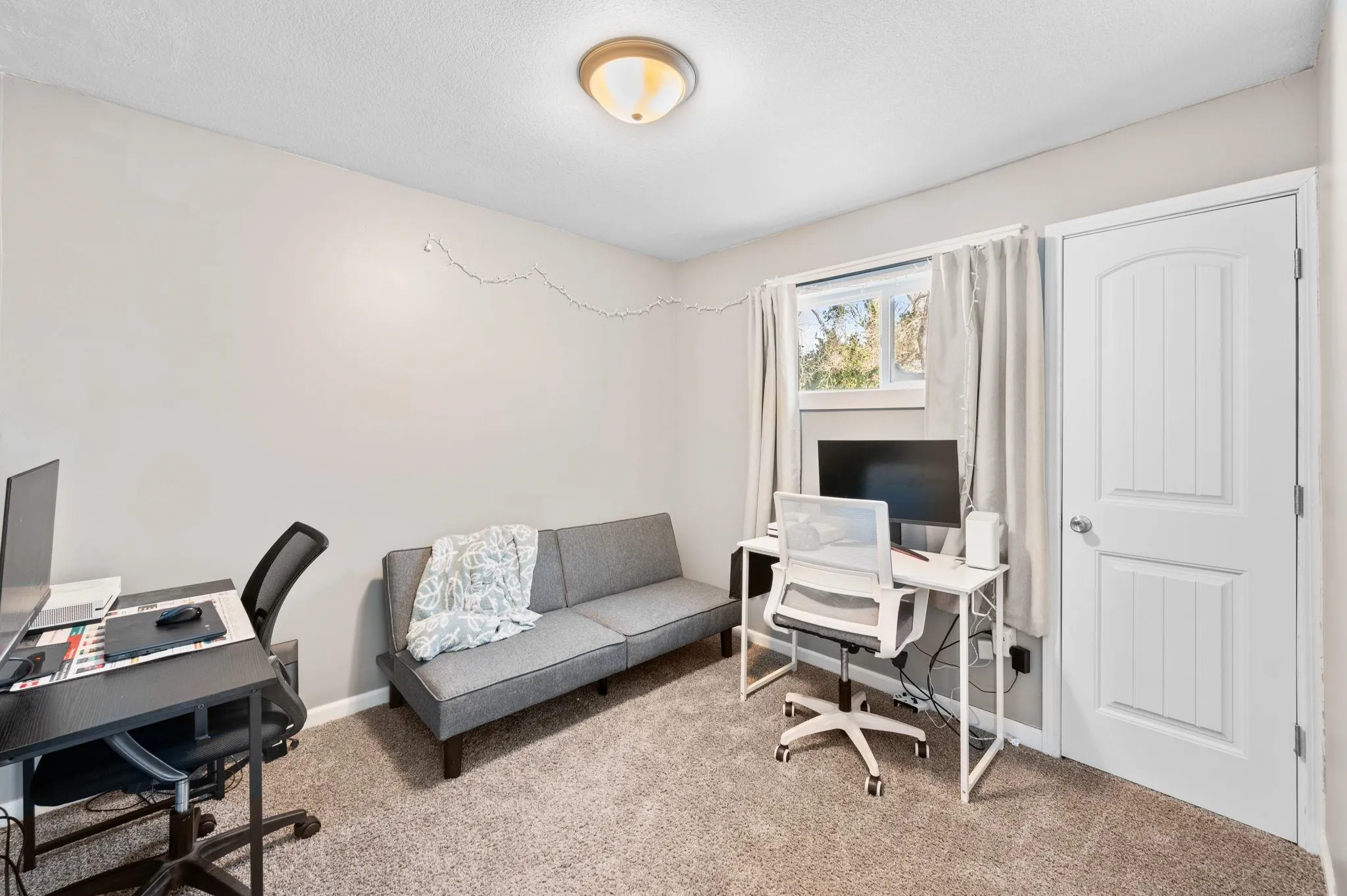 Wichita, Kansas 67212, United States, 5 Bedrooms Bedrooms, ,2 BathroomsBathrooms,Residential,Pending,18983