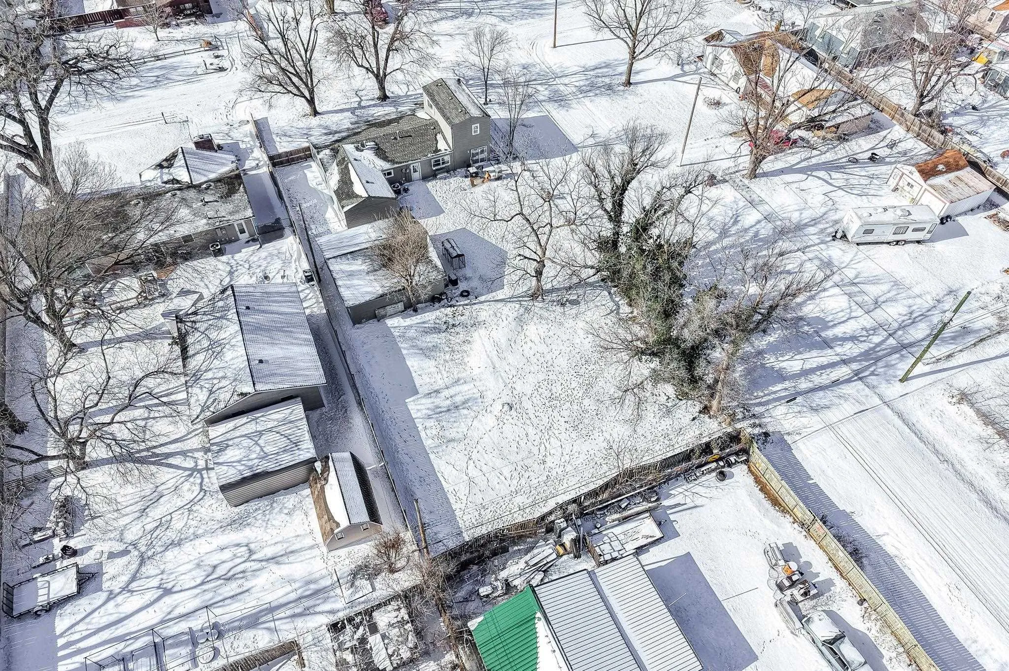 Wichita, Kansas 67212, United States, 5 Bedrooms Bedrooms, ,2 BathroomsBathrooms,Residential,Pending,18983