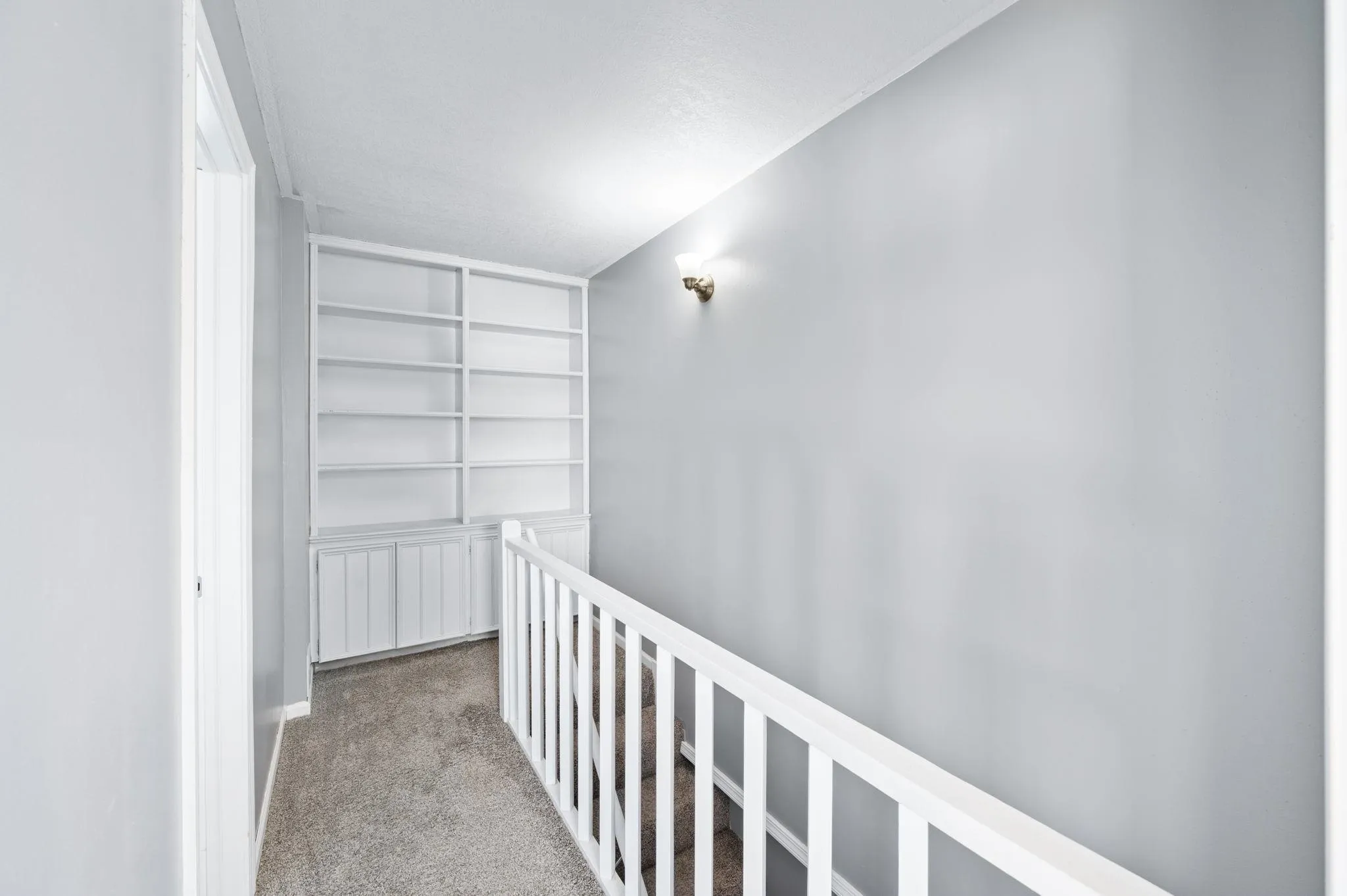 Wichita, Kansas 67212, United States, 5 Bedrooms Bedrooms, ,2 BathroomsBathrooms,Residential,Pending,18983