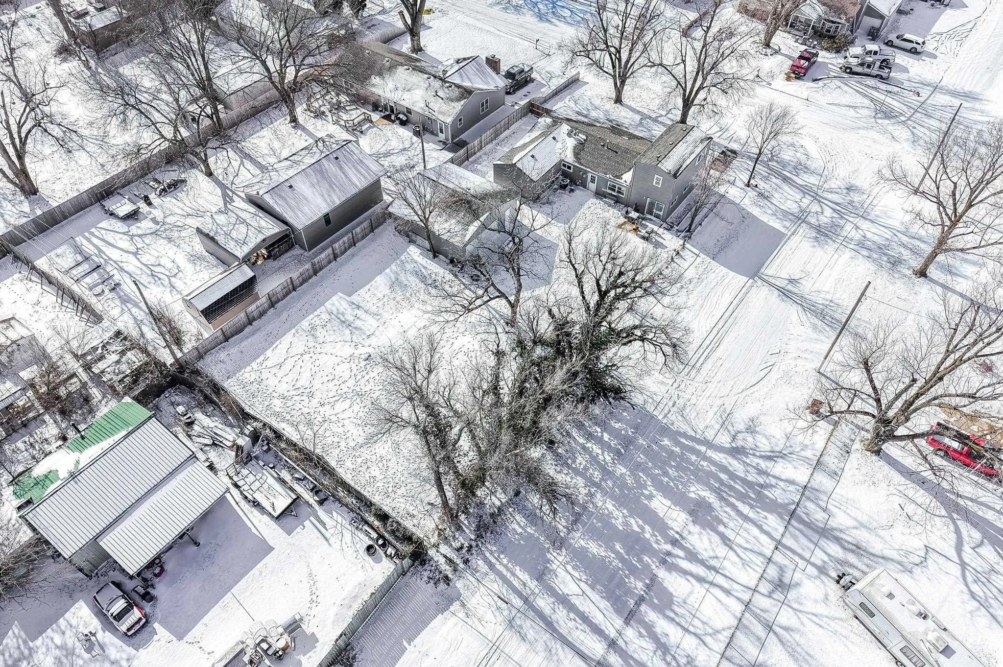 Wichita, Kansas 67212, United States, 5 Bedrooms Bedrooms, ,2 BathroomsBathrooms,Residential,Pending,18983