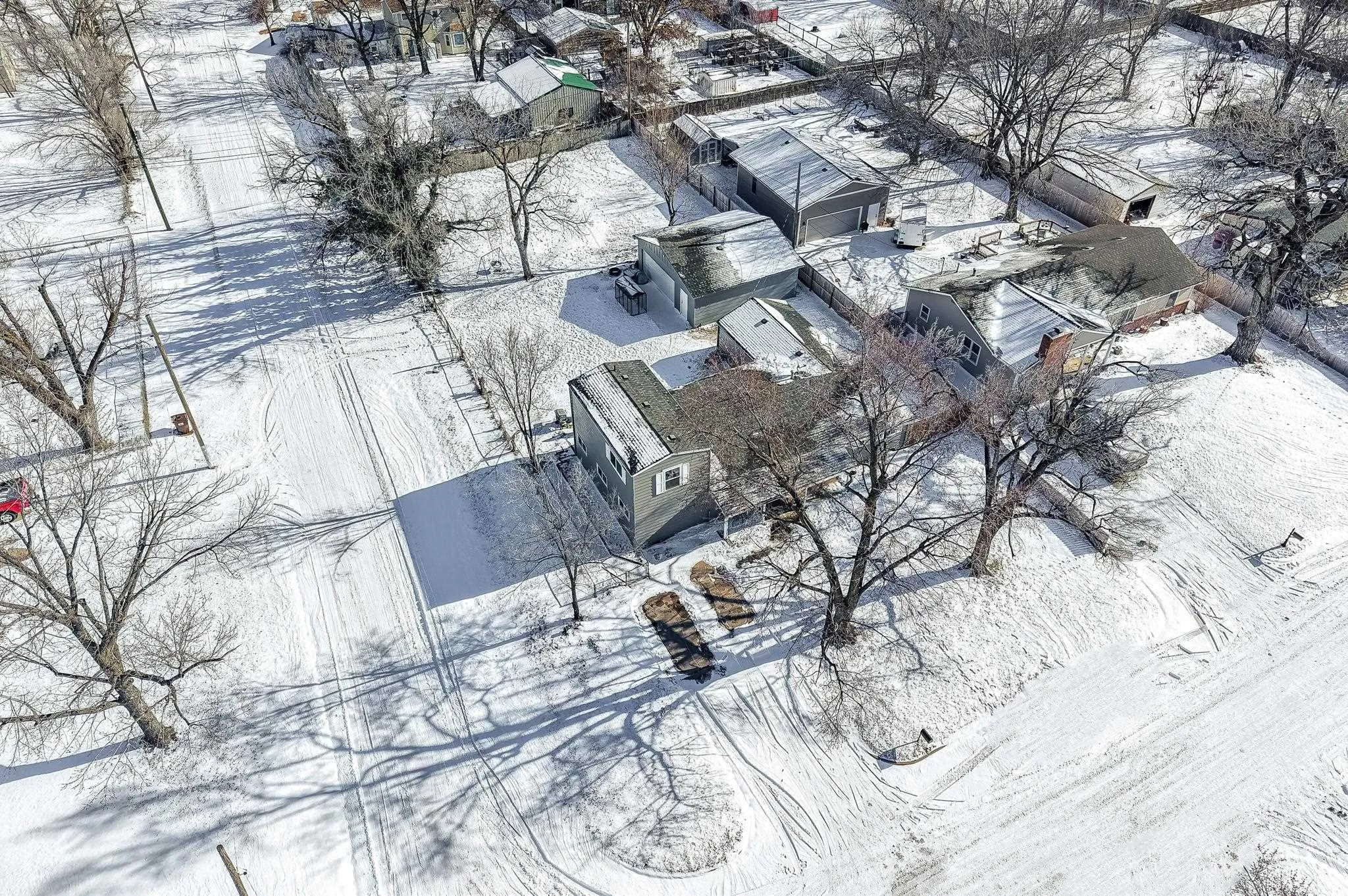 Wichita, Kansas 67212, United States, 5 Bedrooms Bedrooms, ,2 BathroomsBathrooms,Residential,Pending,18983