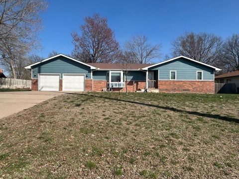 Homes For Sale - 1962 N Country Club Rd<br/> El Dorado, KS 67042
