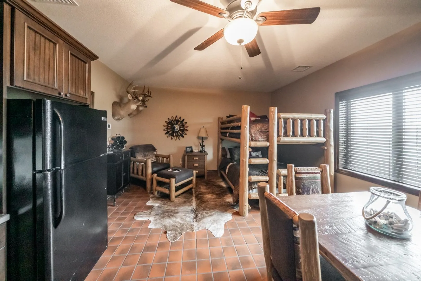 Milton, Kansas 67106, United States, 6 Bedrooms Bedrooms, ,7 BathroomsBathrooms,Residential,Active,240851