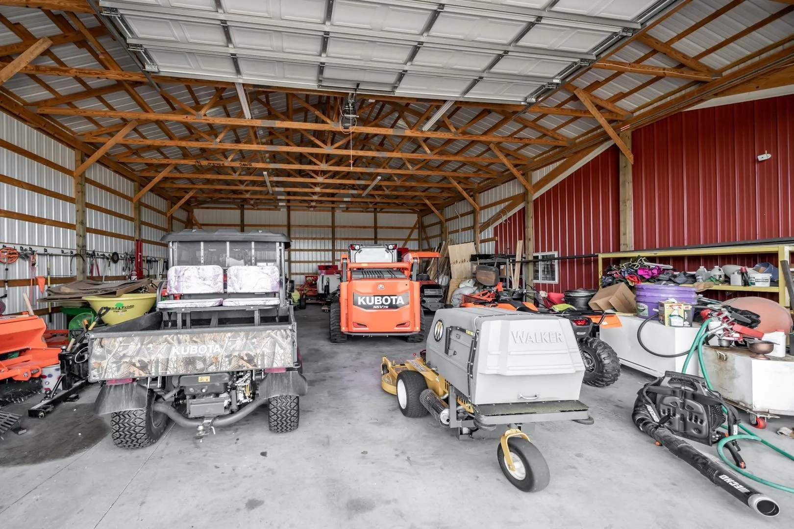 Milton, Kansas 67106, United States, 6 Bedrooms Bedrooms, ,7 BathroomsBathrooms,Residential,Active,240851