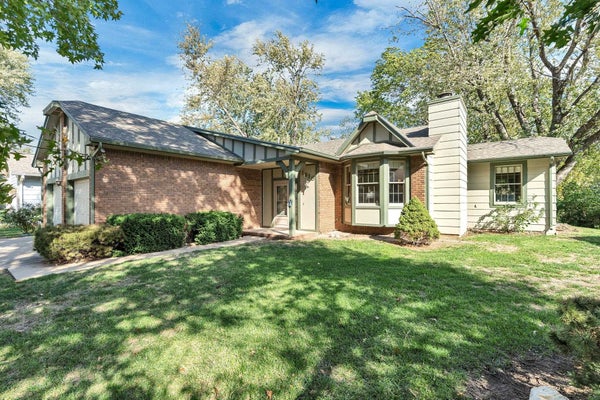 1810 N SOCORA ST, WICHITA, KS 67212 - Image 2eb87fa2b7cd025b959a30777e4e9f3b/113846530