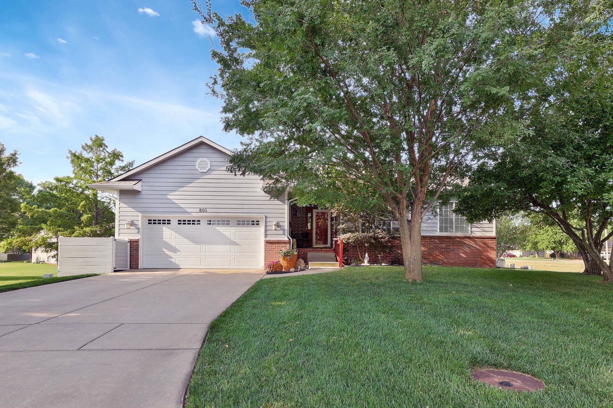 805 E Park Glen Ct, Clearwater, Kansas image 1