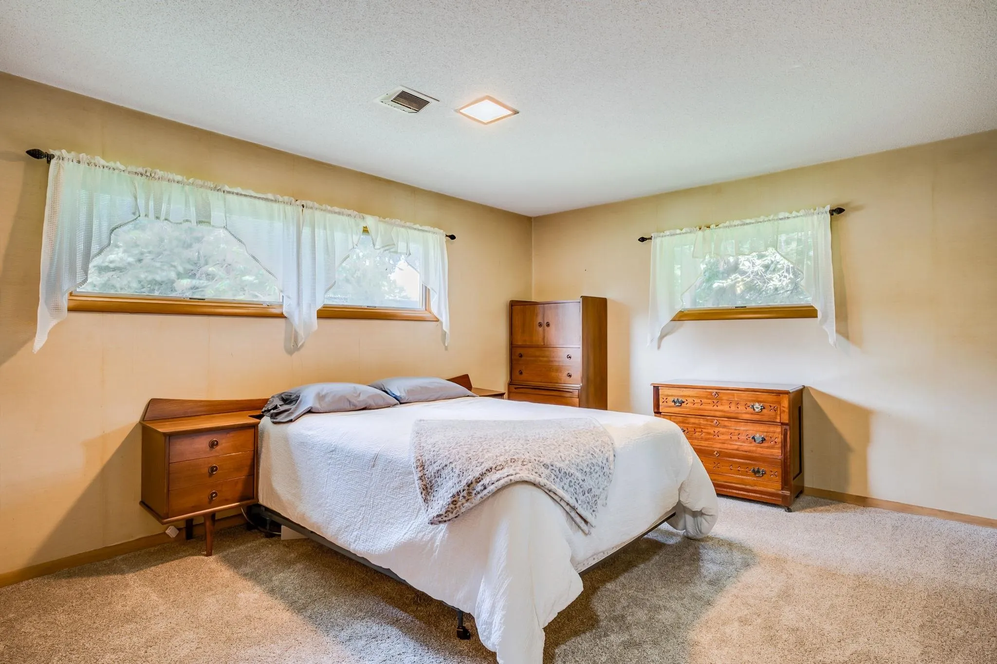 Wichita, Kansas 67209, United States, 3 Bedrooms Bedrooms, ,2 BathroomsBathrooms,Residential,Active,184228