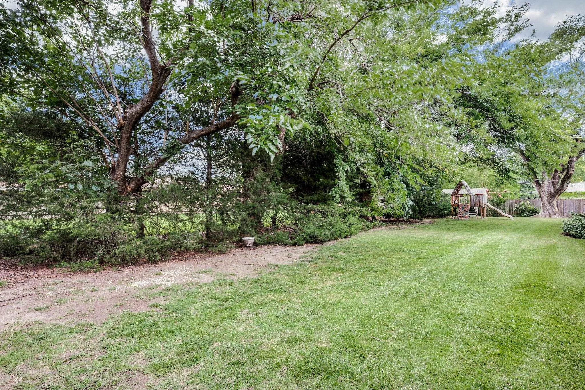 Wichita, Kansas 67209, United States, 3 Bedrooms Bedrooms, ,2 BathroomsBathrooms,Residential,Active,184228