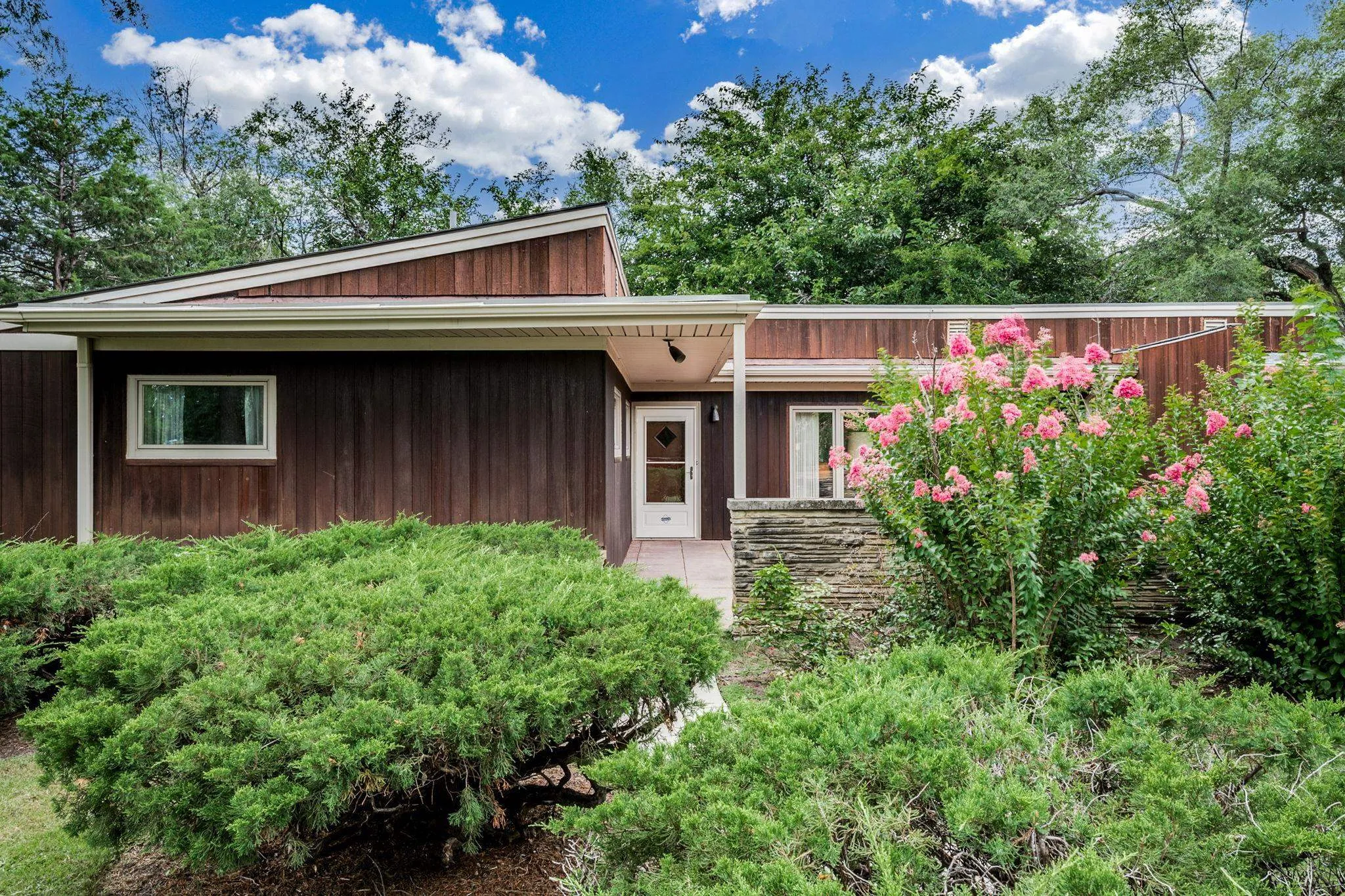 Wichita, Kansas 67209, United States, 3 Bedrooms Bedrooms, ,2 BathroomsBathrooms,Residential,Active,184228