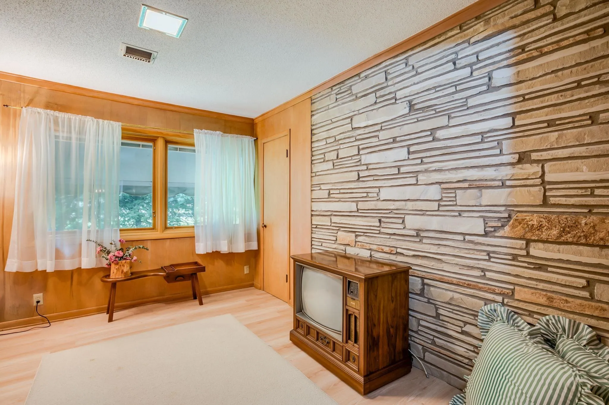 Wichita, Kansas 67209, United States, 3 Bedrooms Bedrooms, ,2 BathroomsBathrooms,Residential,Active,184228