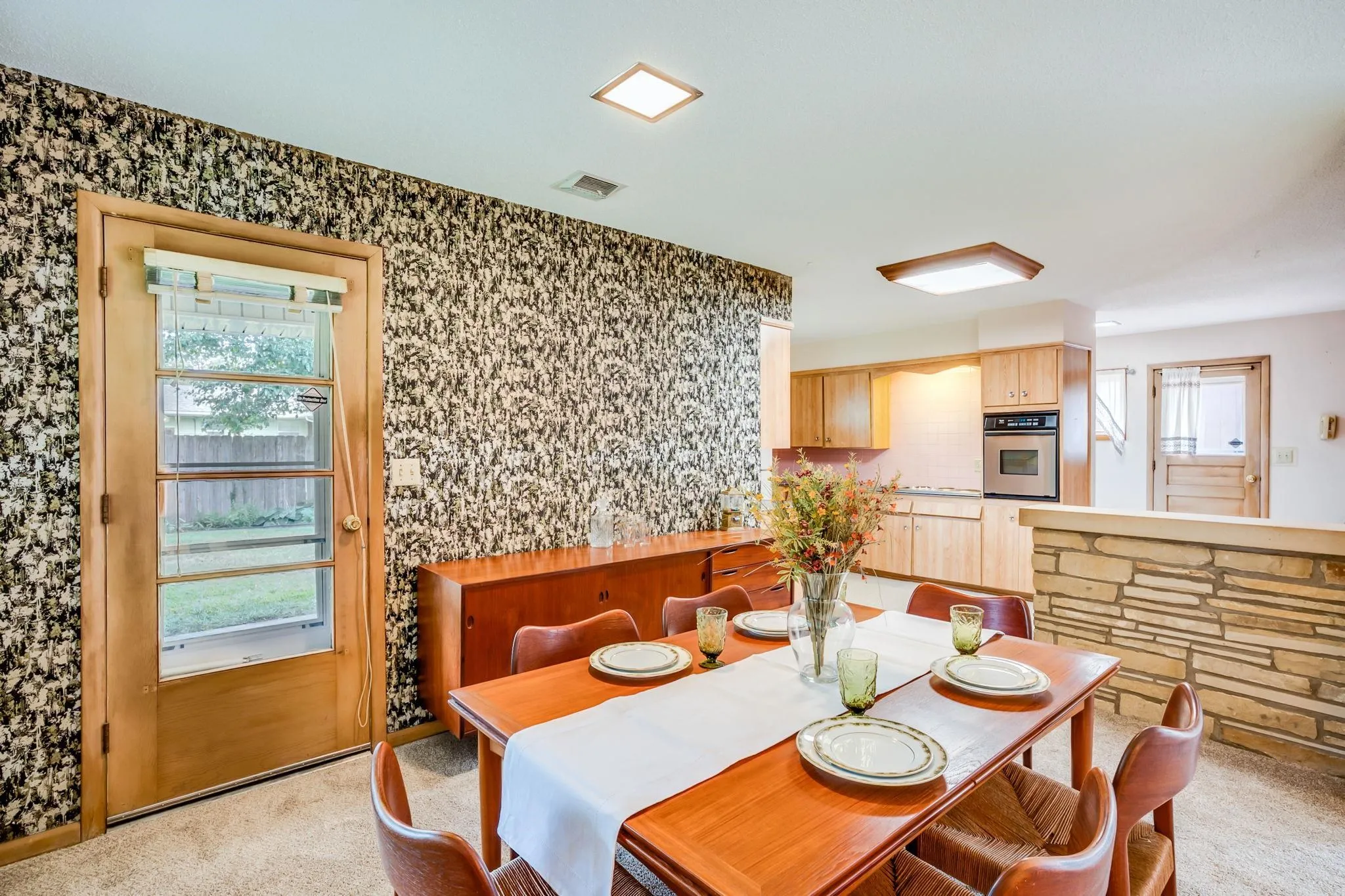 Wichita, Kansas 67209, United States, 3 Bedrooms Bedrooms, ,2 BathroomsBathrooms,Residential,Active,184228