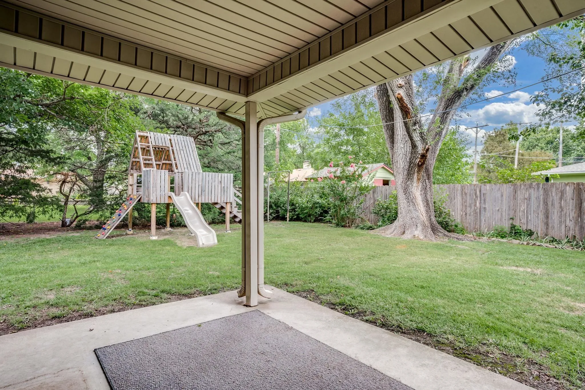 Wichita, Kansas 67209, United States, 3 Bedrooms Bedrooms, ,2 BathroomsBathrooms,Residential,Active,184228