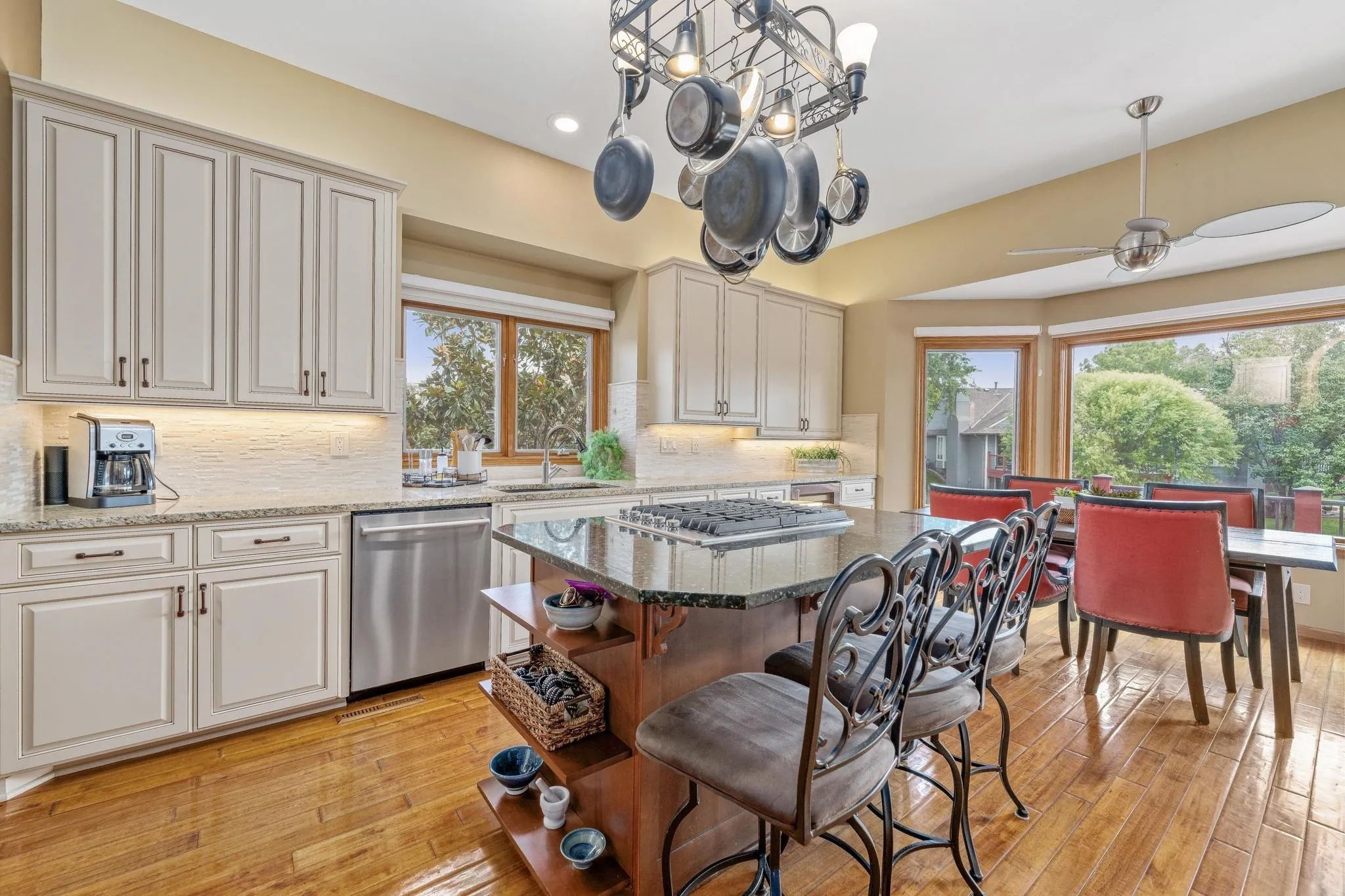 Wichita, Kansas 67204, United States, 4 Bedrooms Bedrooms, ,3 BathroomsBathrooms,Residential,Pending,177892