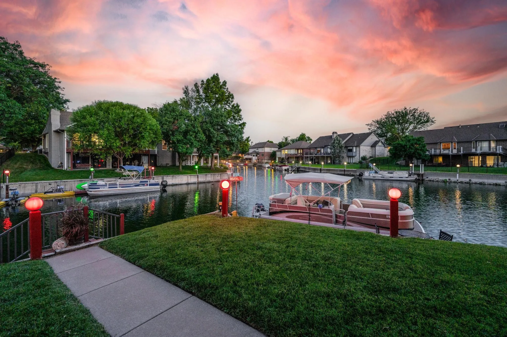 Wichita, Kansas 67204, United States, 4 Bedrooms Bedrooms, ,3 BathroomsBathrooms,Residential,Pending,177892