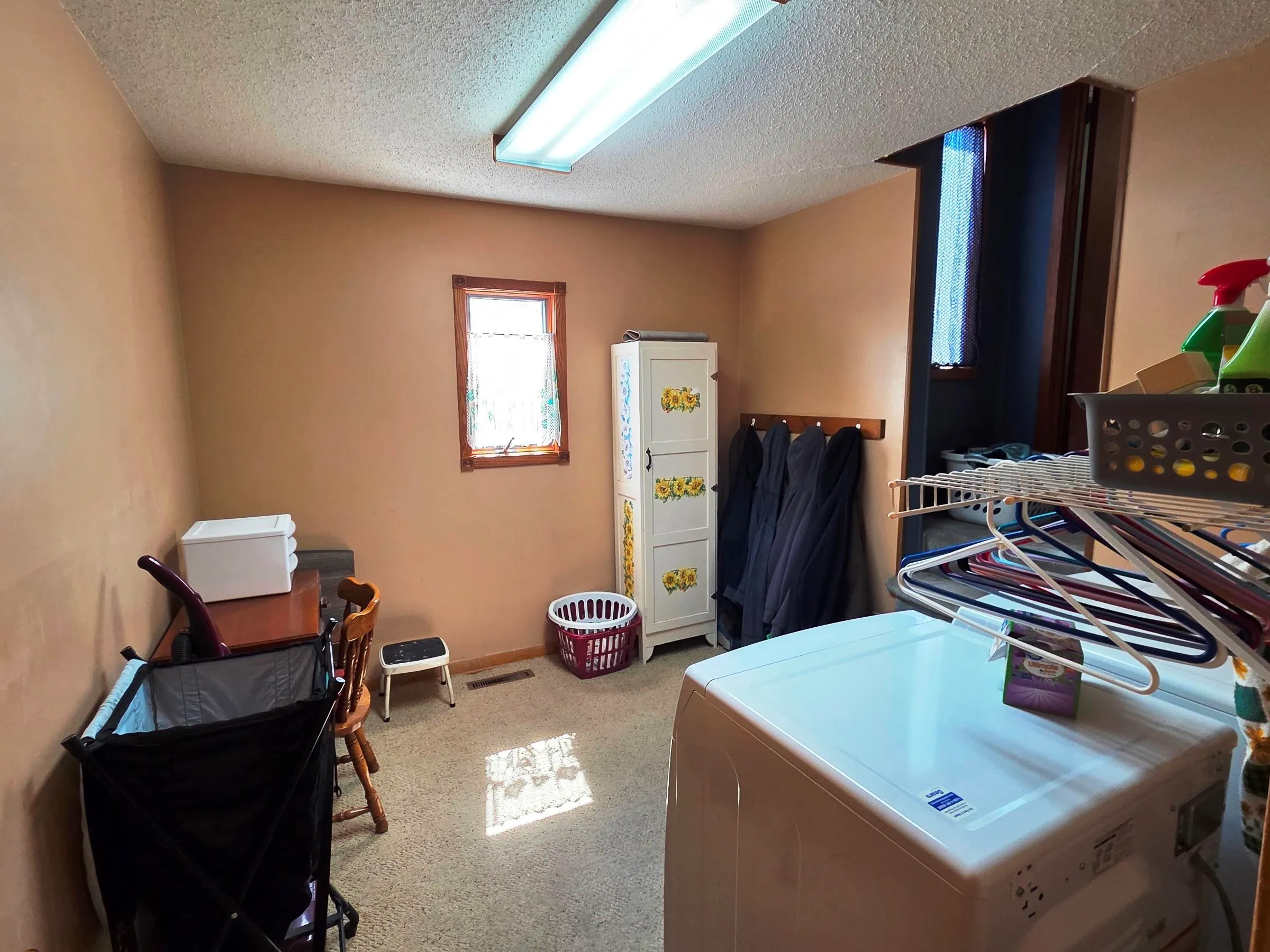 Hesston, Kansas 67062, United States, 4 Bedrooms Bedrooms, ,2 BathroomsBathrooms,Residential,Pending,144380