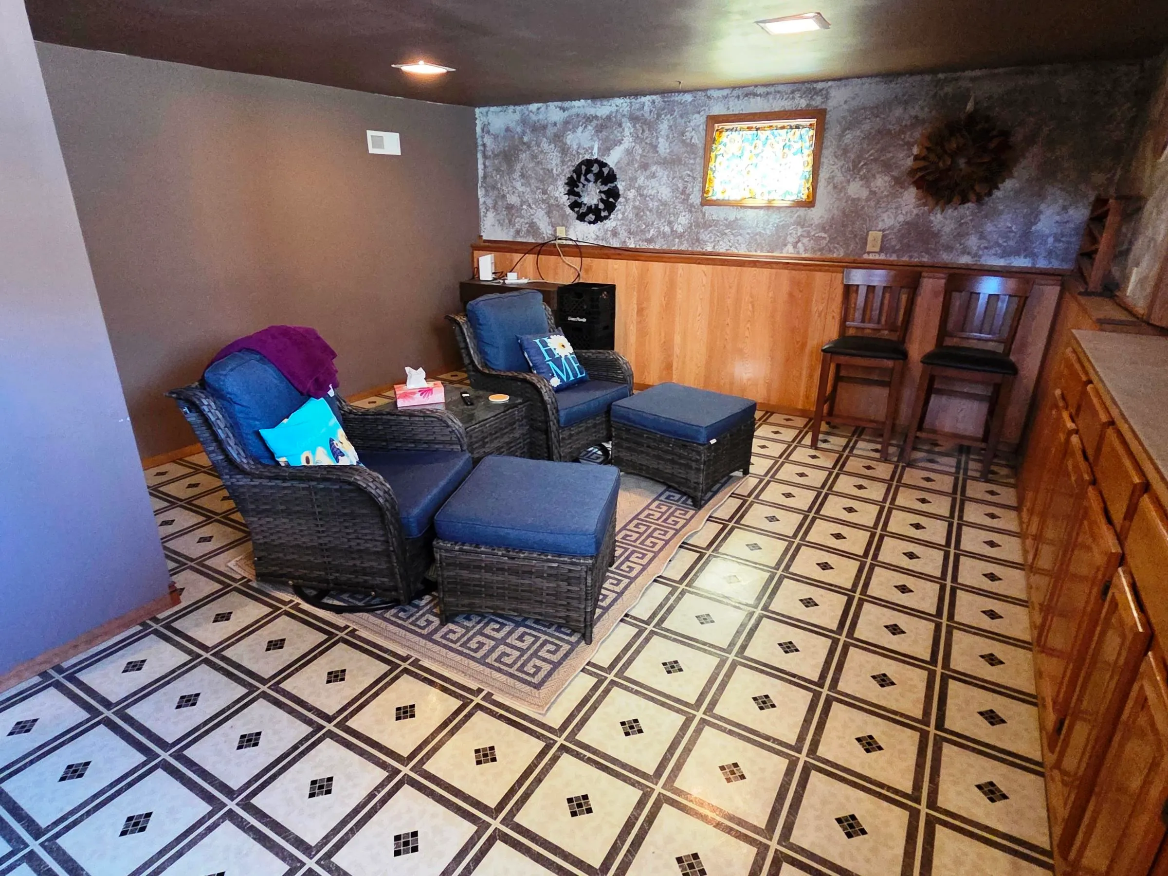 Hesston, Kansas 67062, United States, 4 Bedrooms Bedrooms, ,2 BathroomsBathrooms,Residential,Pending,144380