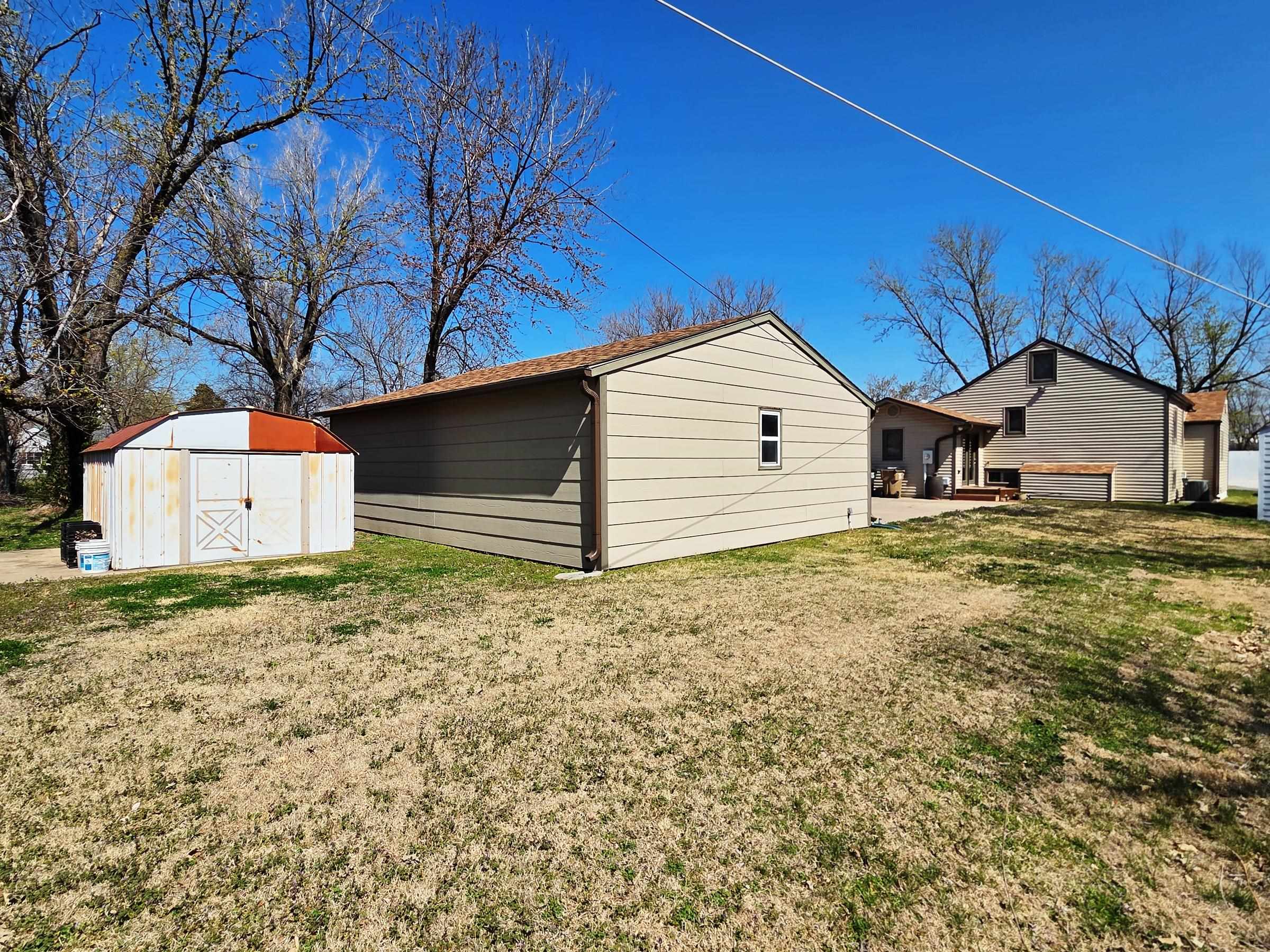 233 S Streeter Ave, Hesston, Kansas image 24