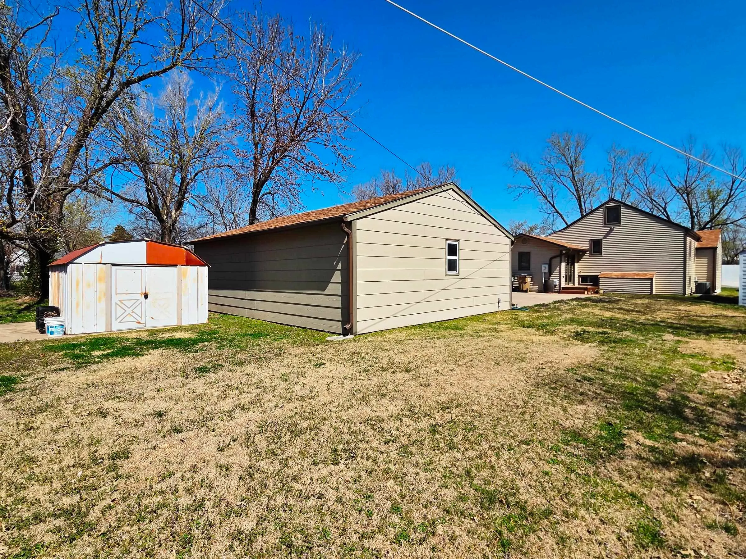 Hesston, Kansas 67062, United States, 4 Bedrooms Bedrooms, ,2 BathroomsBathrooms,Residential,Pending,144380