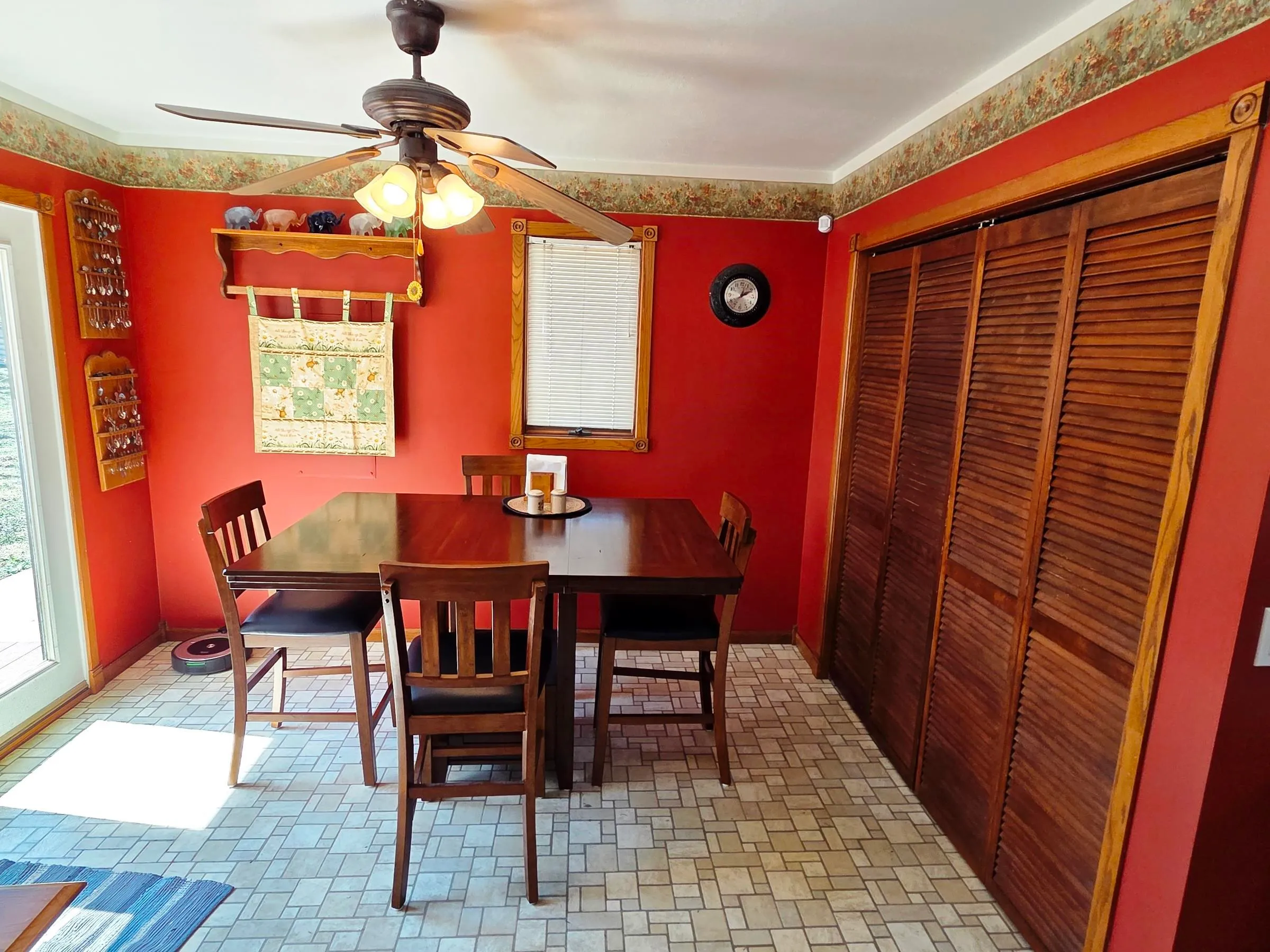 Hesston, Kansas 67062, United States, 4 Bedrooms Bedrooms, ,2 BathroomsBathrooms,Residential,Pending,144380