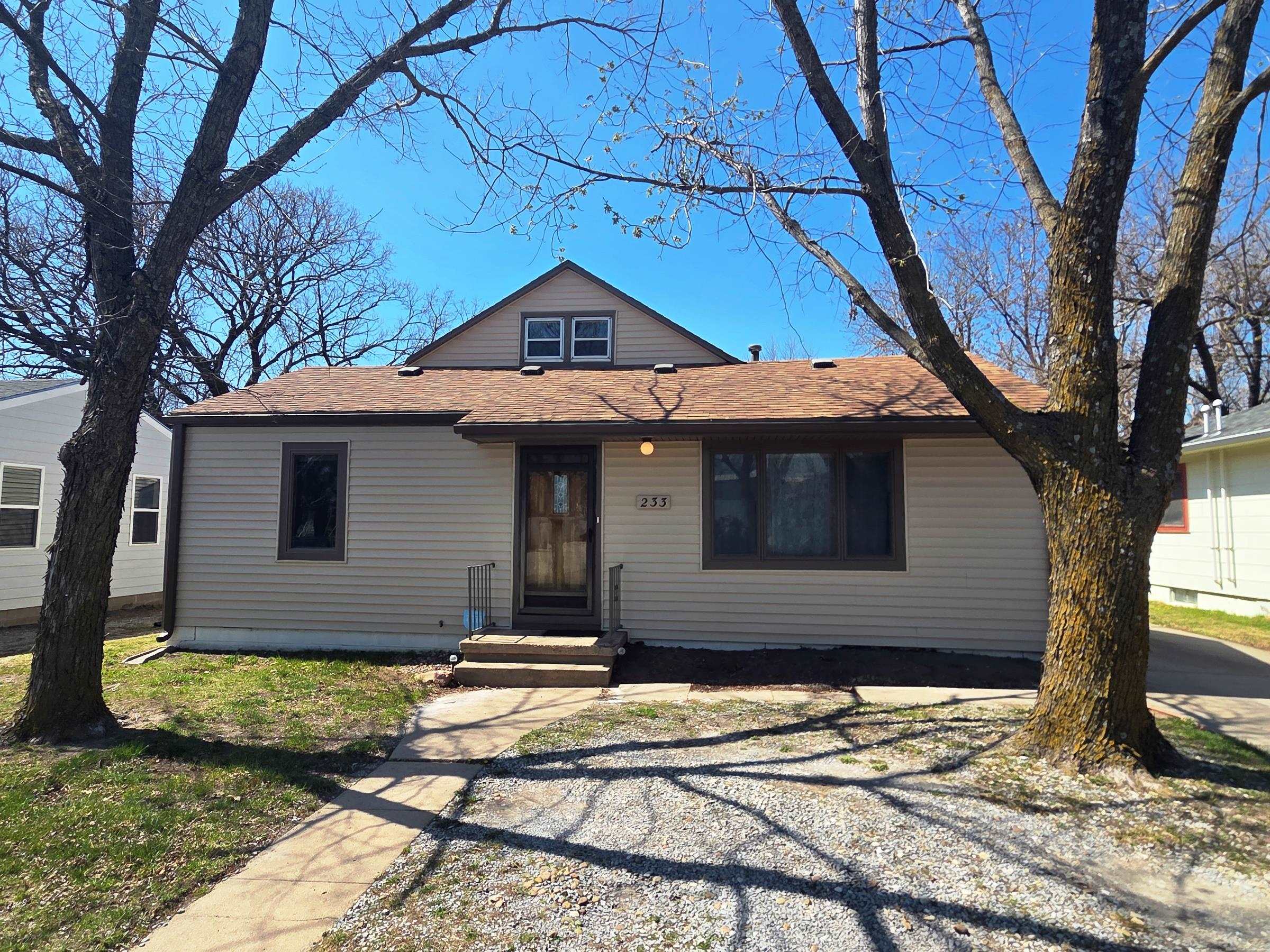 233 S Streeter Ave, Hesston, Kansas image 1