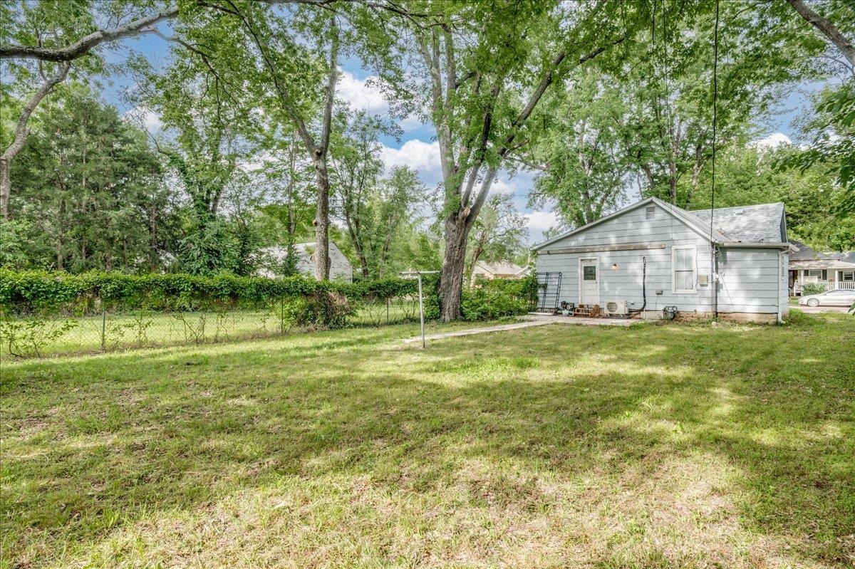 1710 Loomis, Winfield, Kansas image 16