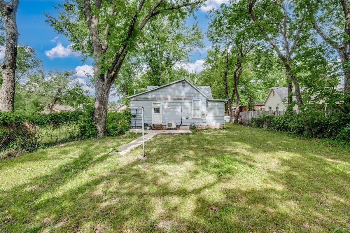 1710 Loomis, Winfield, Kansas image 18