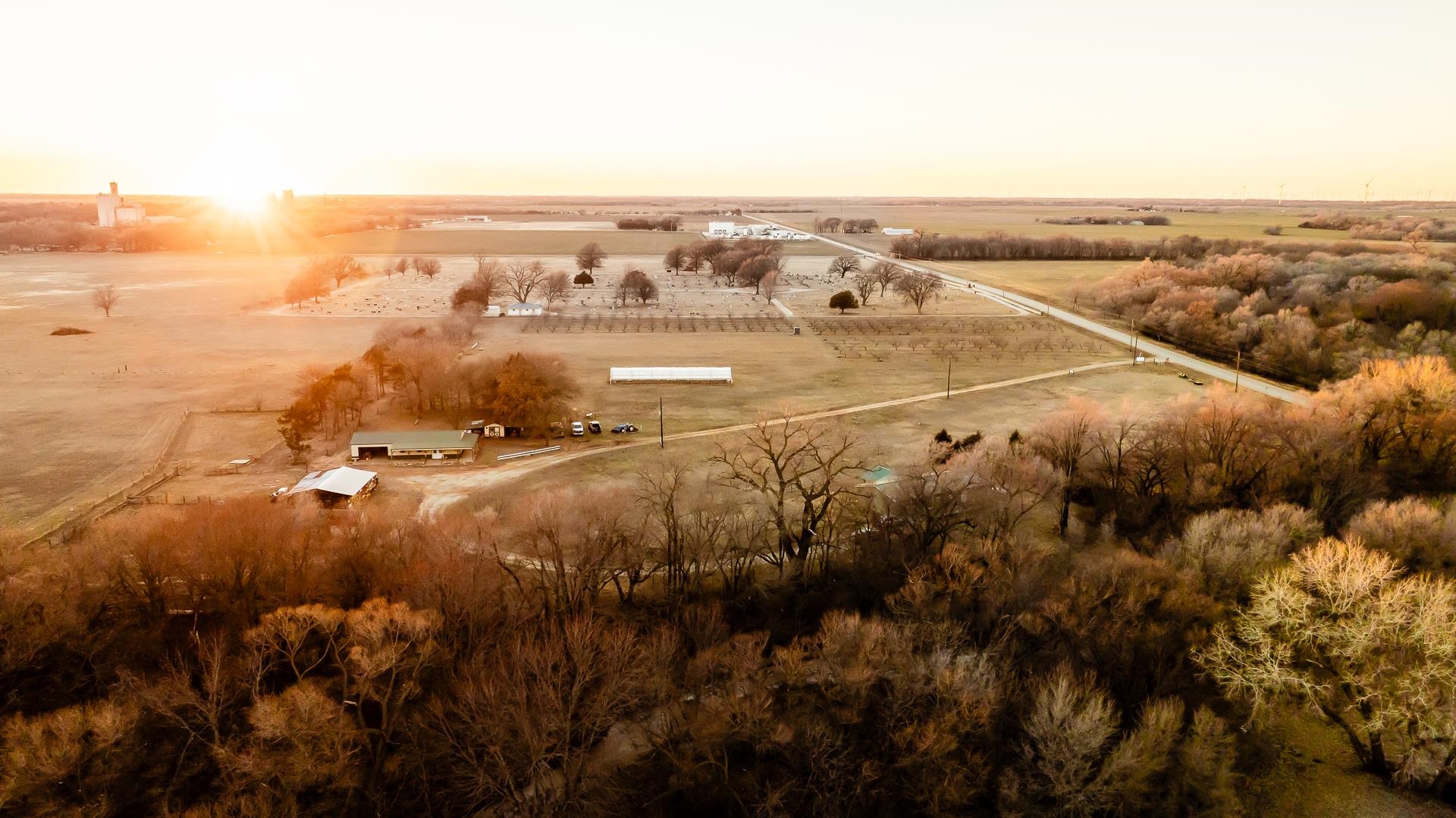 131 NE 100 Rd, Harper, Kansas image 1
