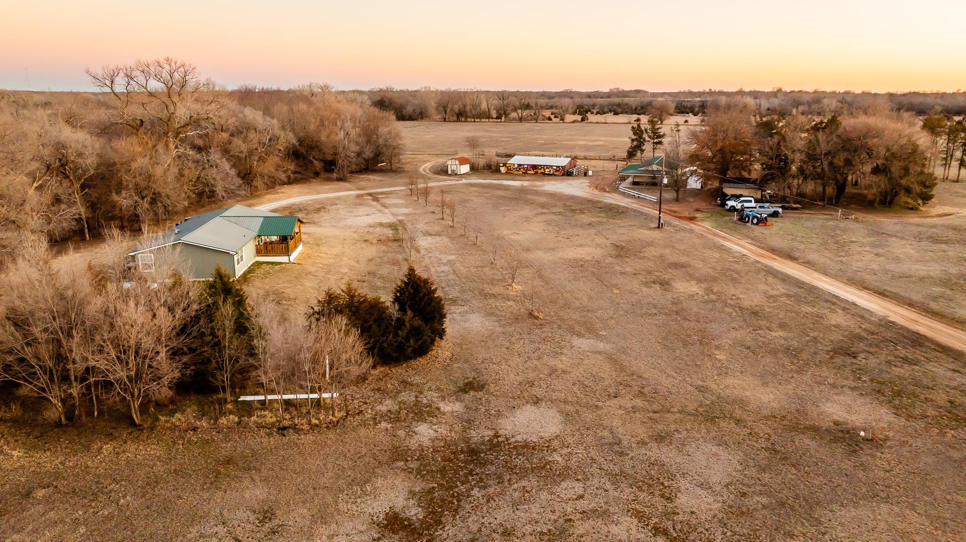 131 NE 100 Rd, Harper, Kansas image 4