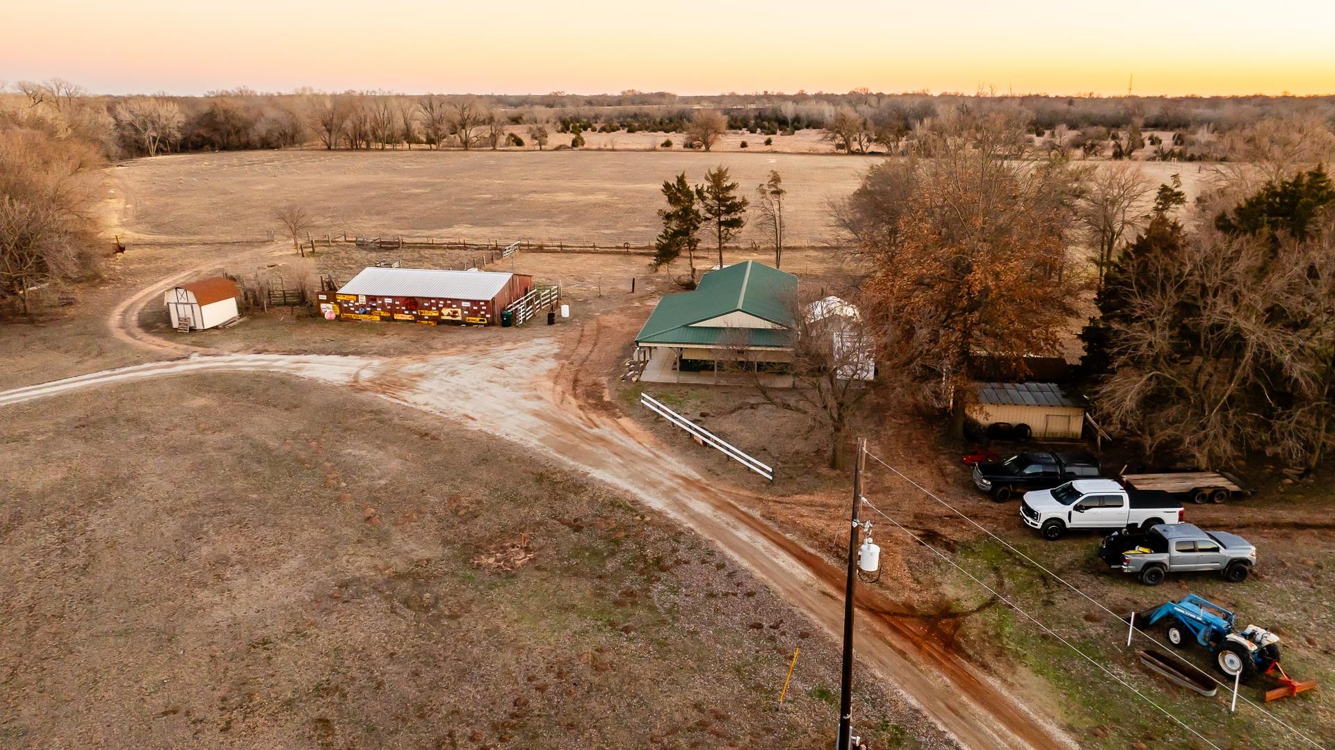 131 NE 100 Rd, Harper, Kansas image 5