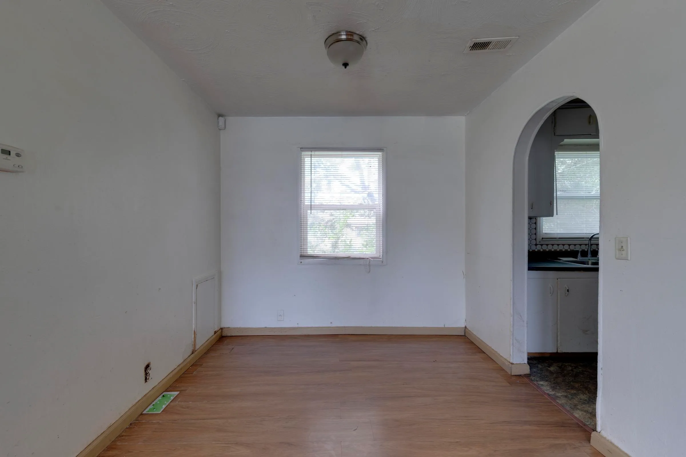 Wichita, Kansas 67219, United States, 3 Bedrooms Bedrooms, ,1 BathroomBathrooms,Residential,Pending,47393