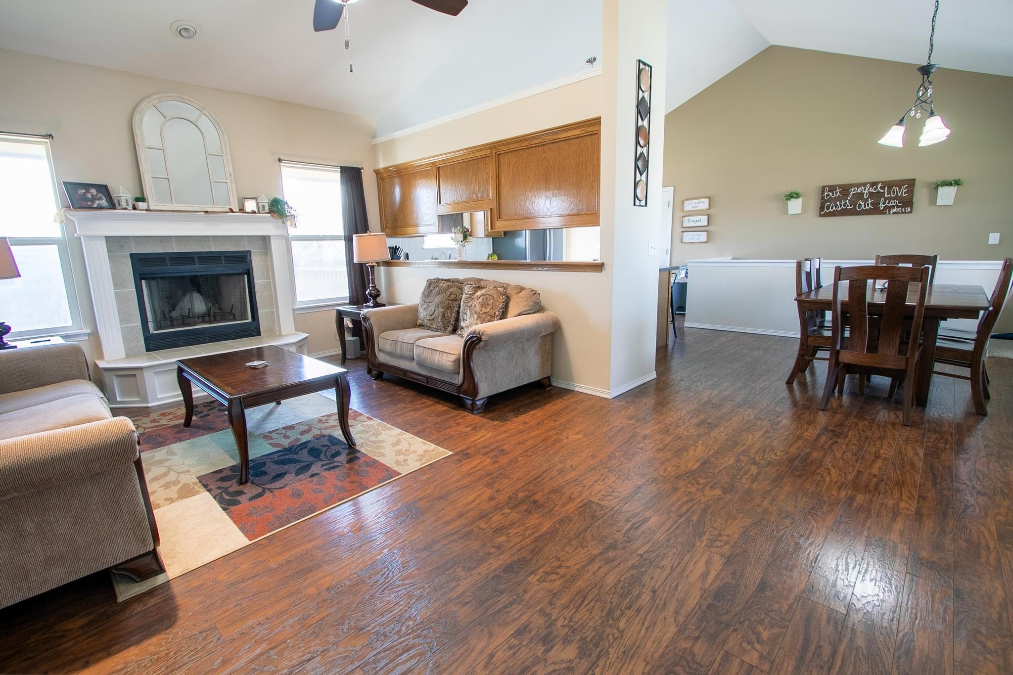 216 Victoria Ct, Newton, Kansas image 4