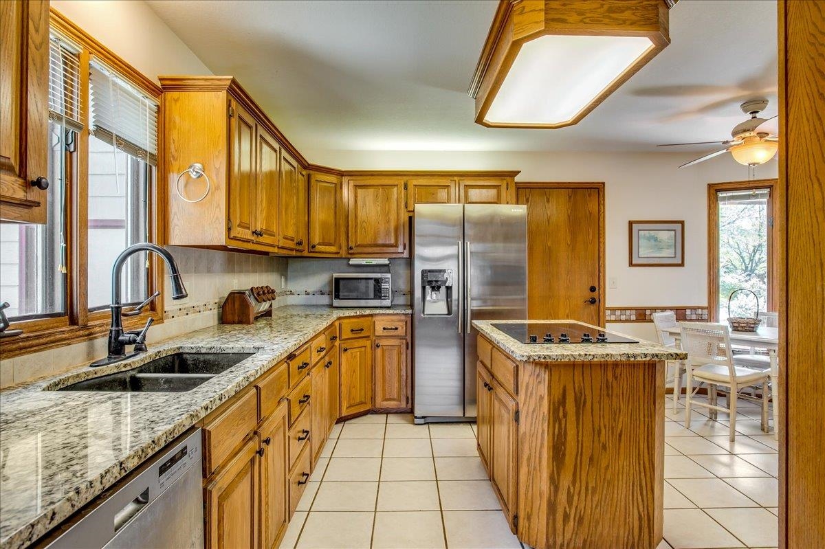 404 W 1st St, Andover, Kansas image 10