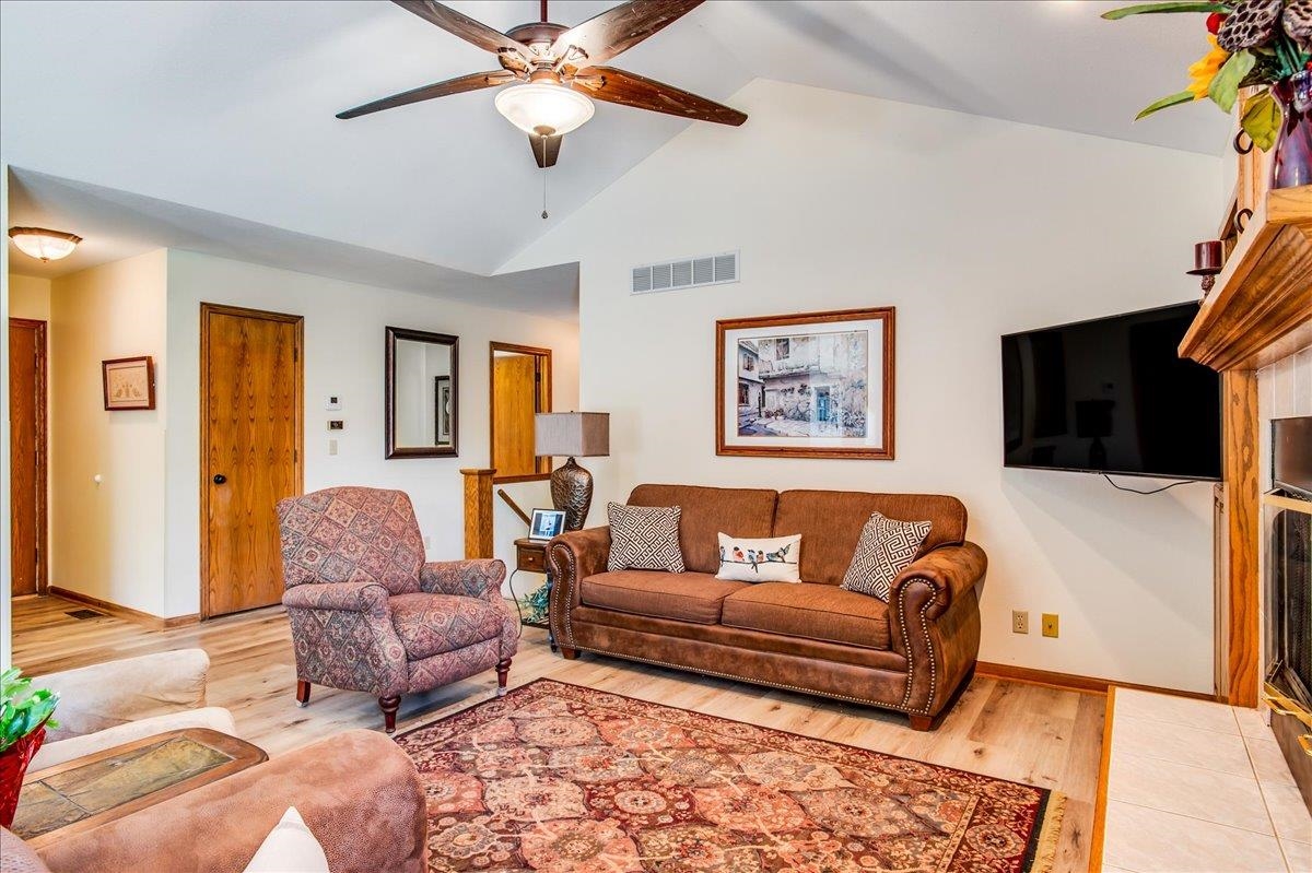 404 W 1st St, Andover, Kansas image 4