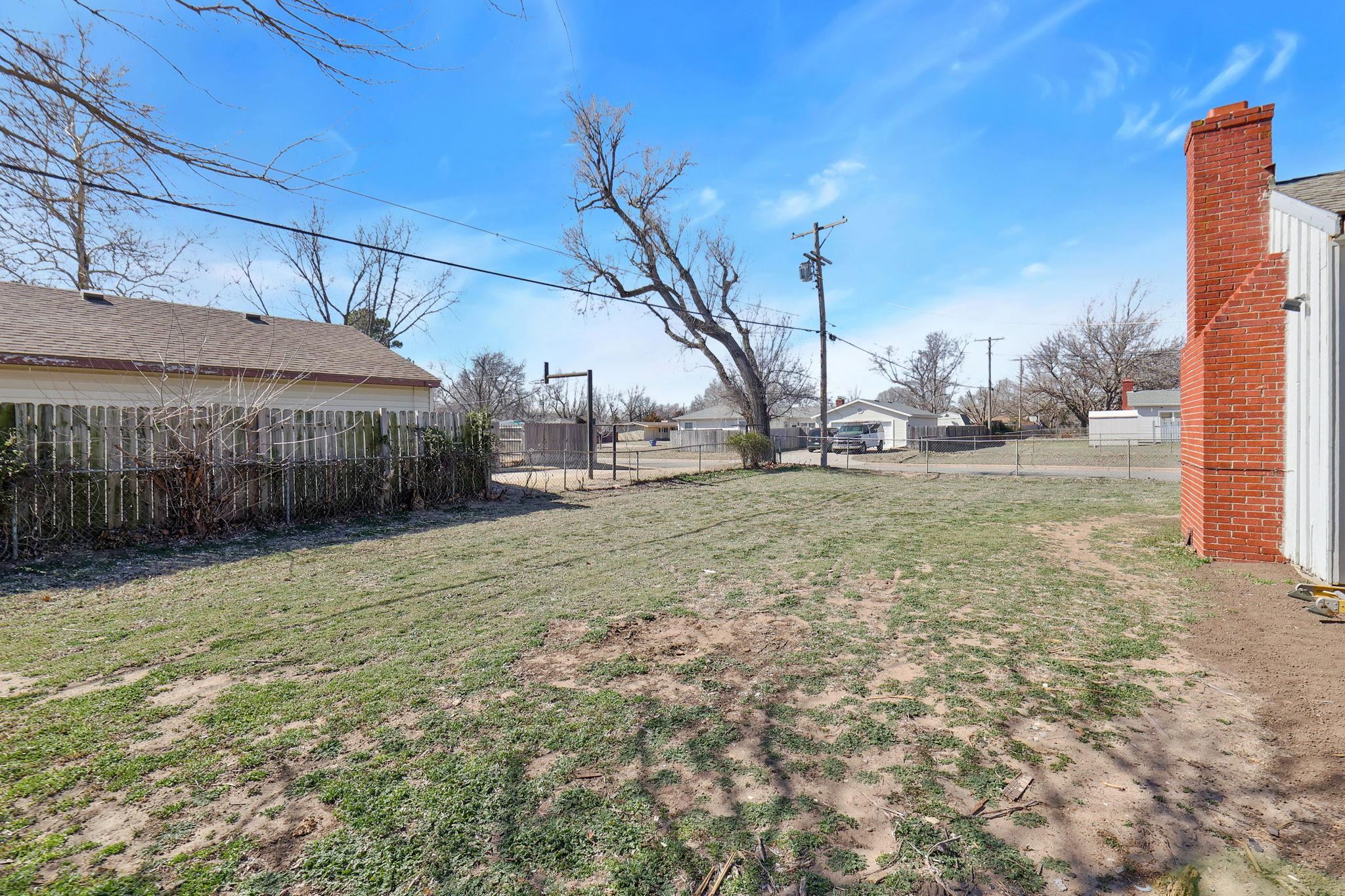 Wichita, Kansas 67204, United States, 3 Bedrooms Bedrooms, ,2 BathroomsBathrooms,Residential,Pending,63880