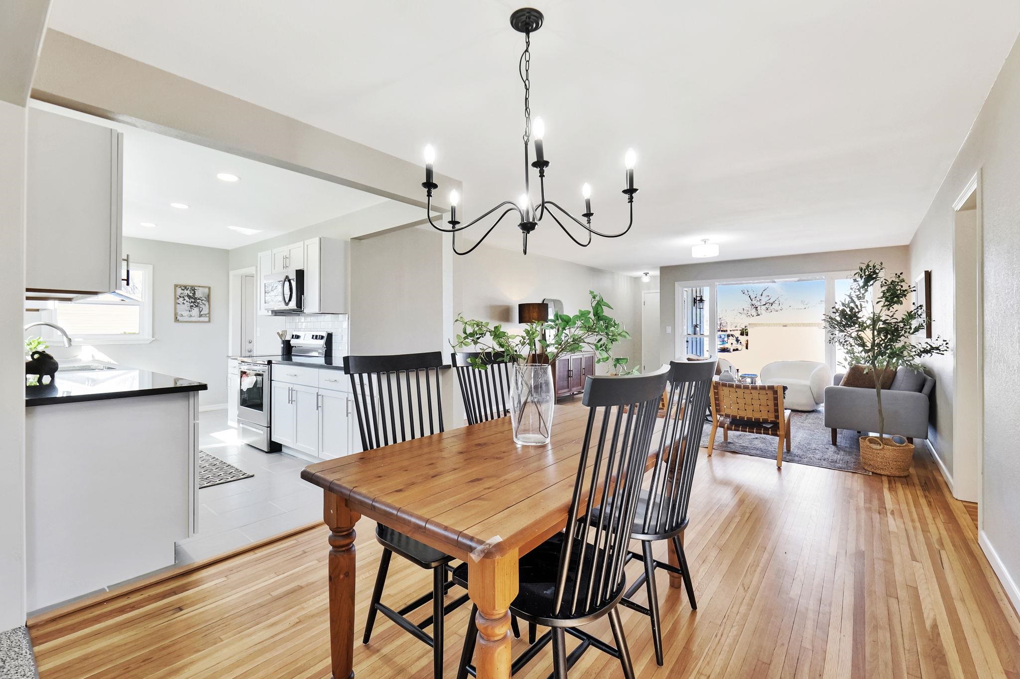 Wichita, Kansas 67204, United States, 3 Bedrooms Bedrooms, ,2 BathroomsBathrooms,Residential,Pending,63880