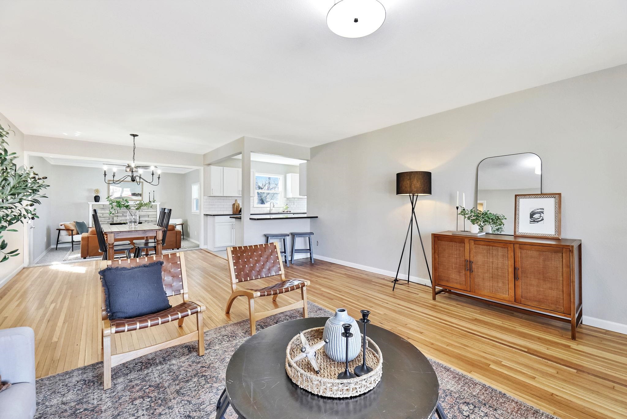 Wichita, Kansas 67204, United States, 3 Bedrooms Bedrooms, ,2 BathroomsBathrooms,Residential,Pending,63880