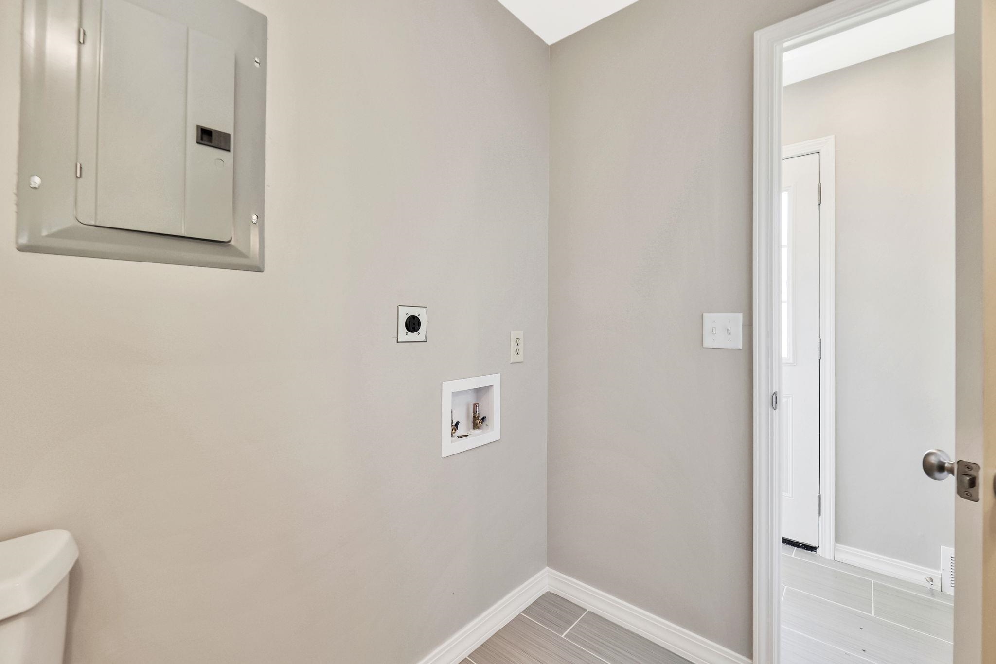 Wichita, Kansas 67204, United States, 3 Bedrooms Bedrooms, ,2 BathroomsBathrooms,Residential,Pending,63880